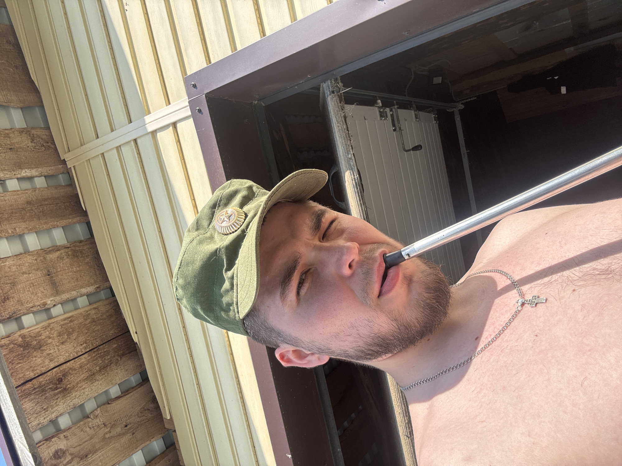 Hookah break on a sunny afternoon in rural Бородулино