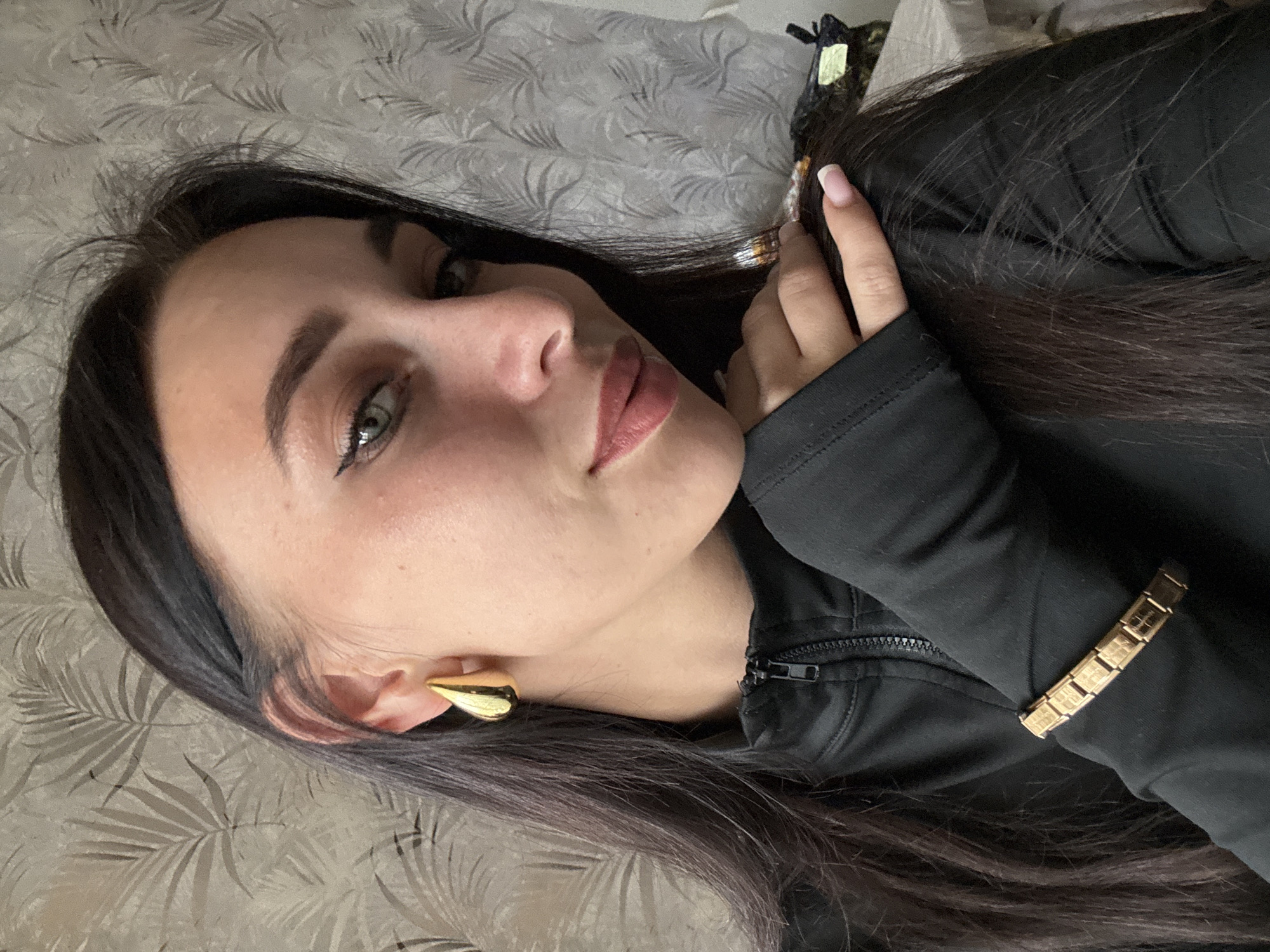 Everyday portraits captured across Chaikovsky, Russia during afternoon hours