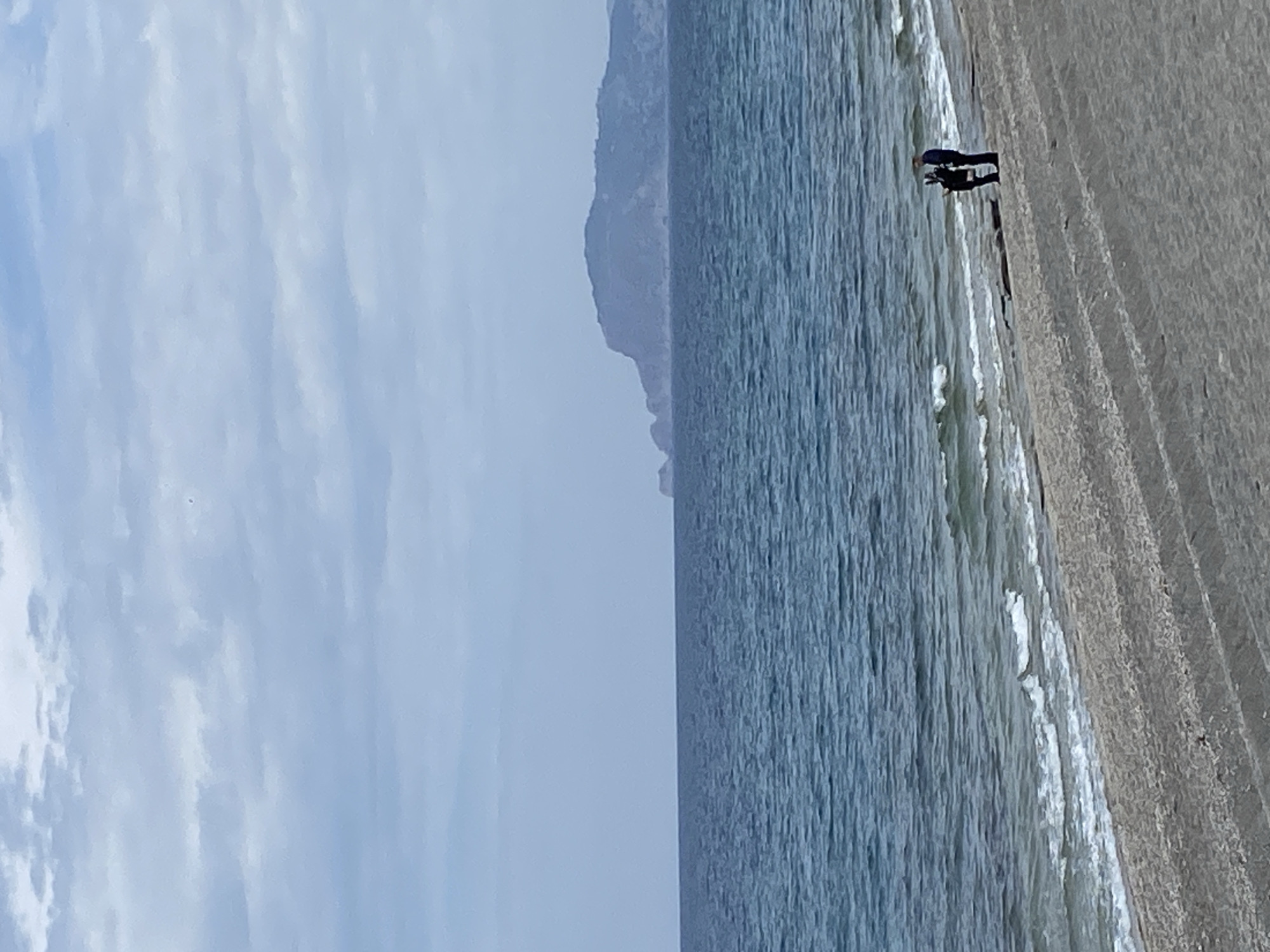 Morning stroll through Alanya captures everyday coastal tourism moments