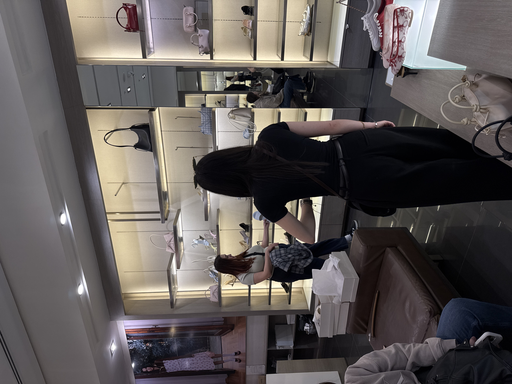 Man takes mirror selfies in luxury store in Yerevan