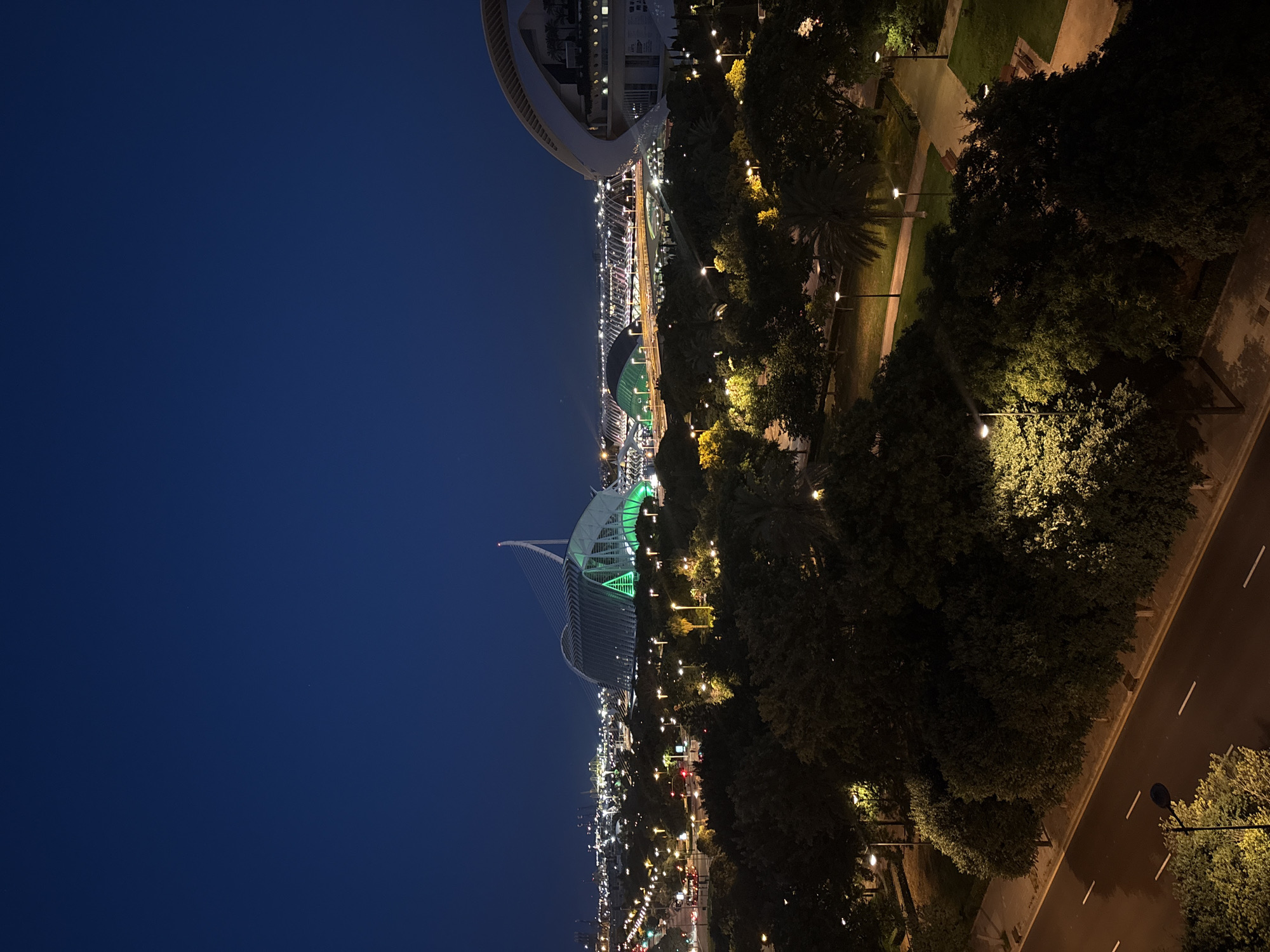 Night aerial tour over València's City of Arts and Sciences