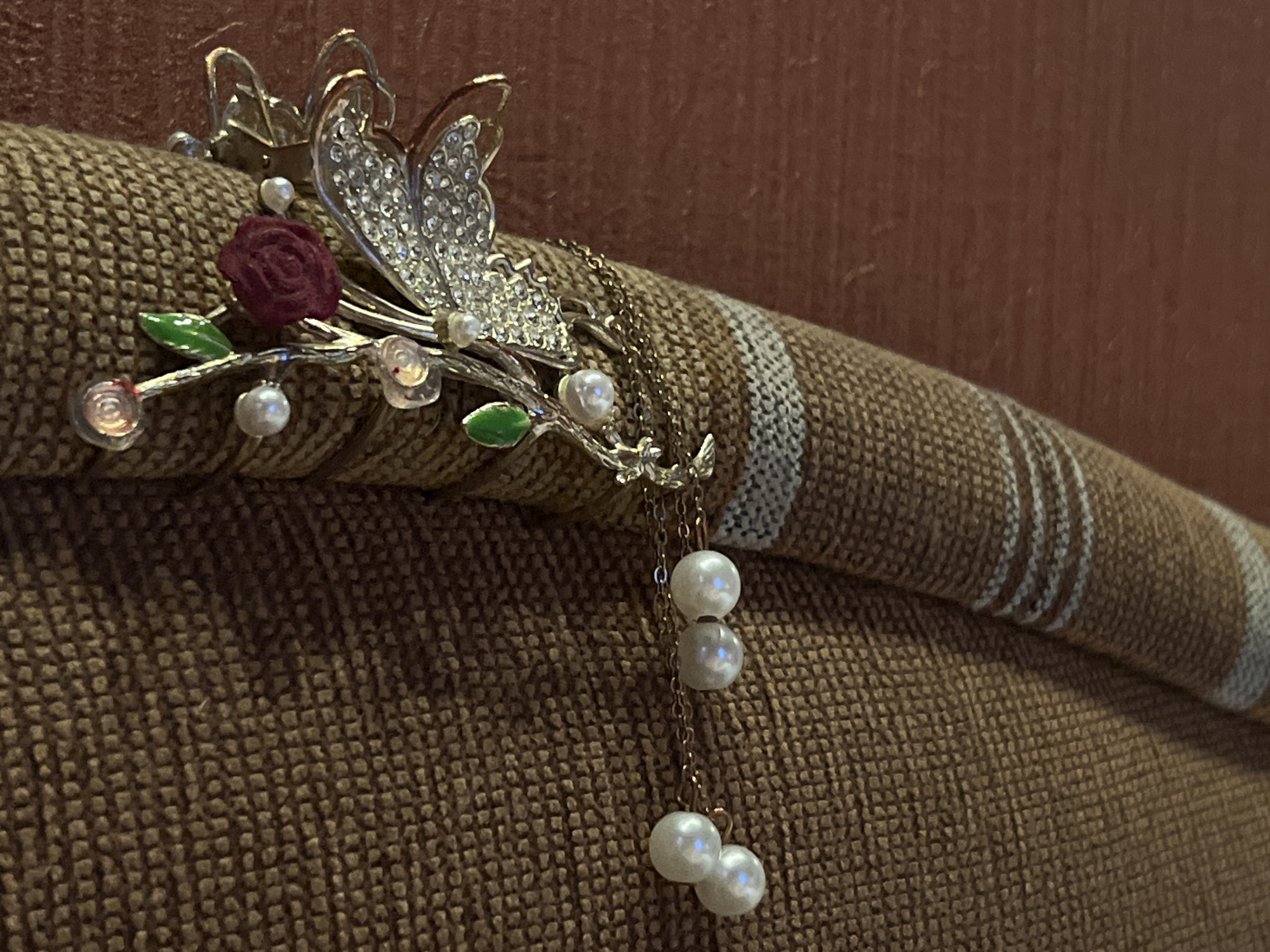 Handcrafted home decor and accessories in a Chelyabinsk interior