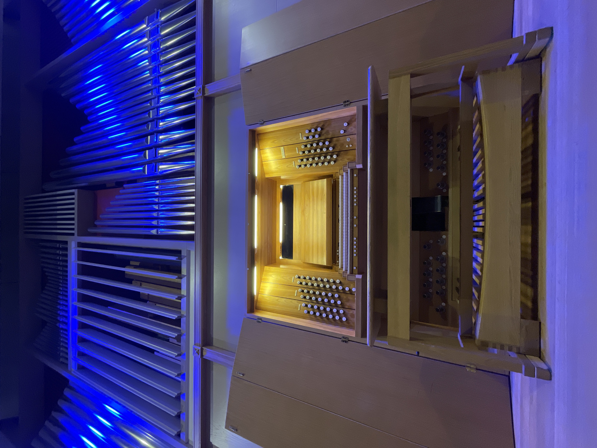 Modern pipe organ documented in Yekaterinburg concert venue