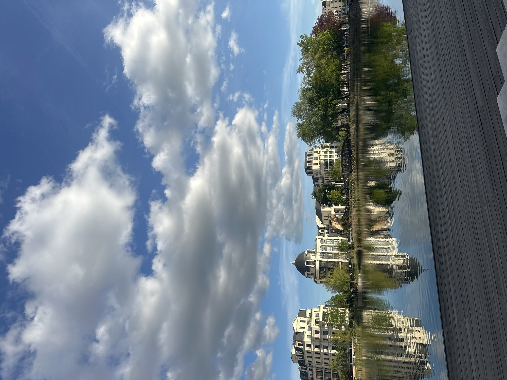 Clear skies and calm waters observed in Clamart