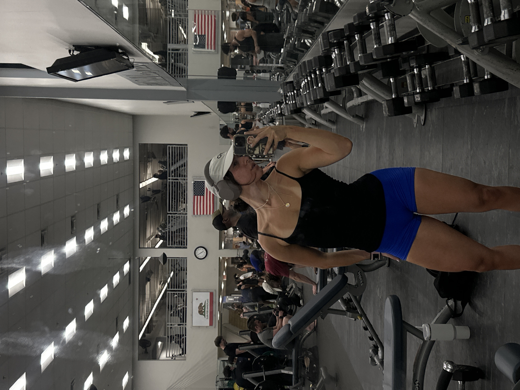 Woman takes late-night gym selfie in Santa Monica