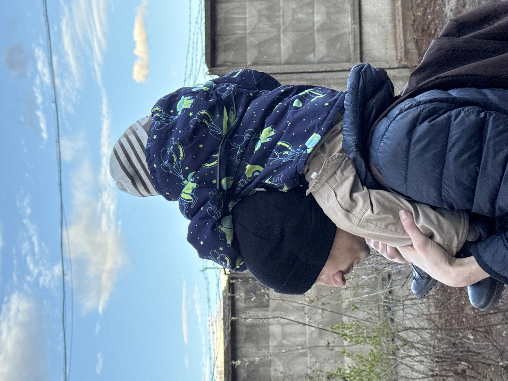 Family enjoys outdoor time in Izhevsk park