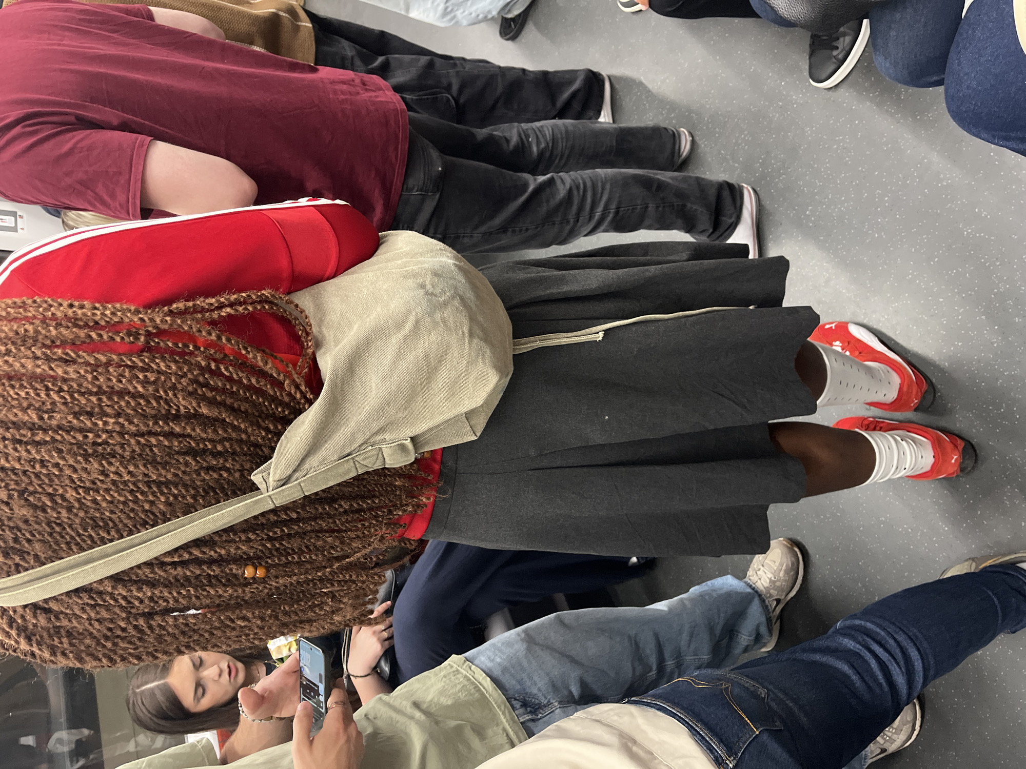 Commuter spotted on Lyon public transport during evening rush