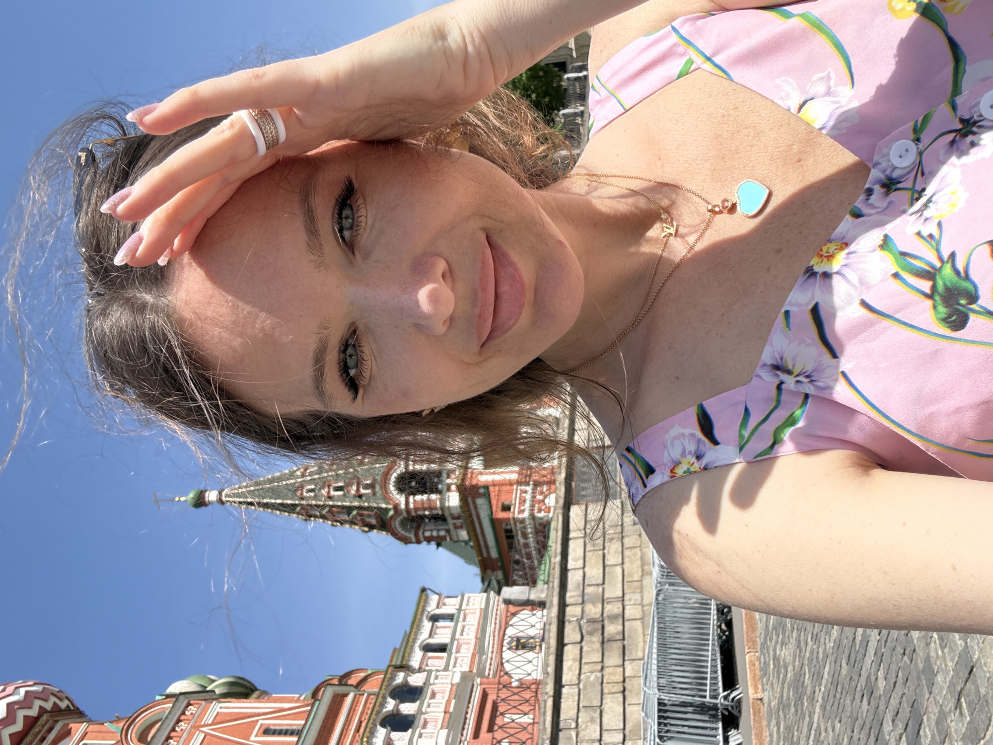 Morning tourists gather at Moscow's Red Square landmarks