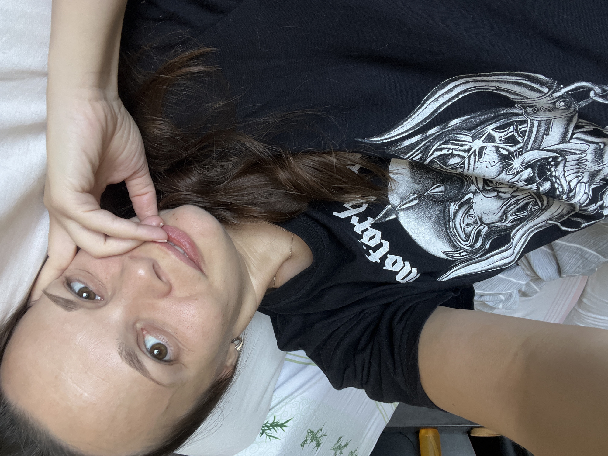 Slow Tolyatti morning: bedroom, a cat, balcony drinks