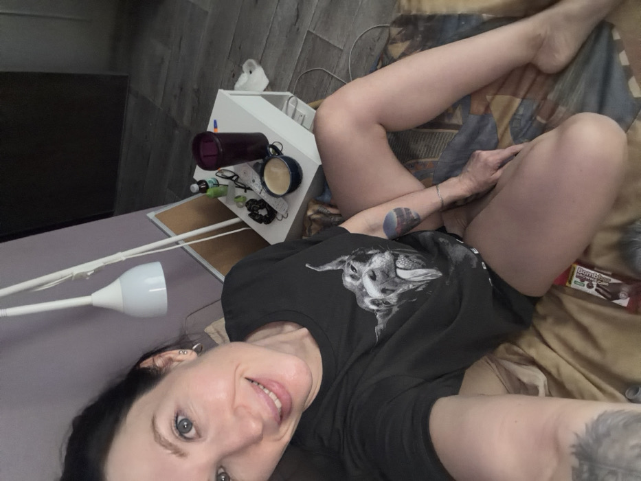 Woman documents morning routine through selfies in Perm, Russia