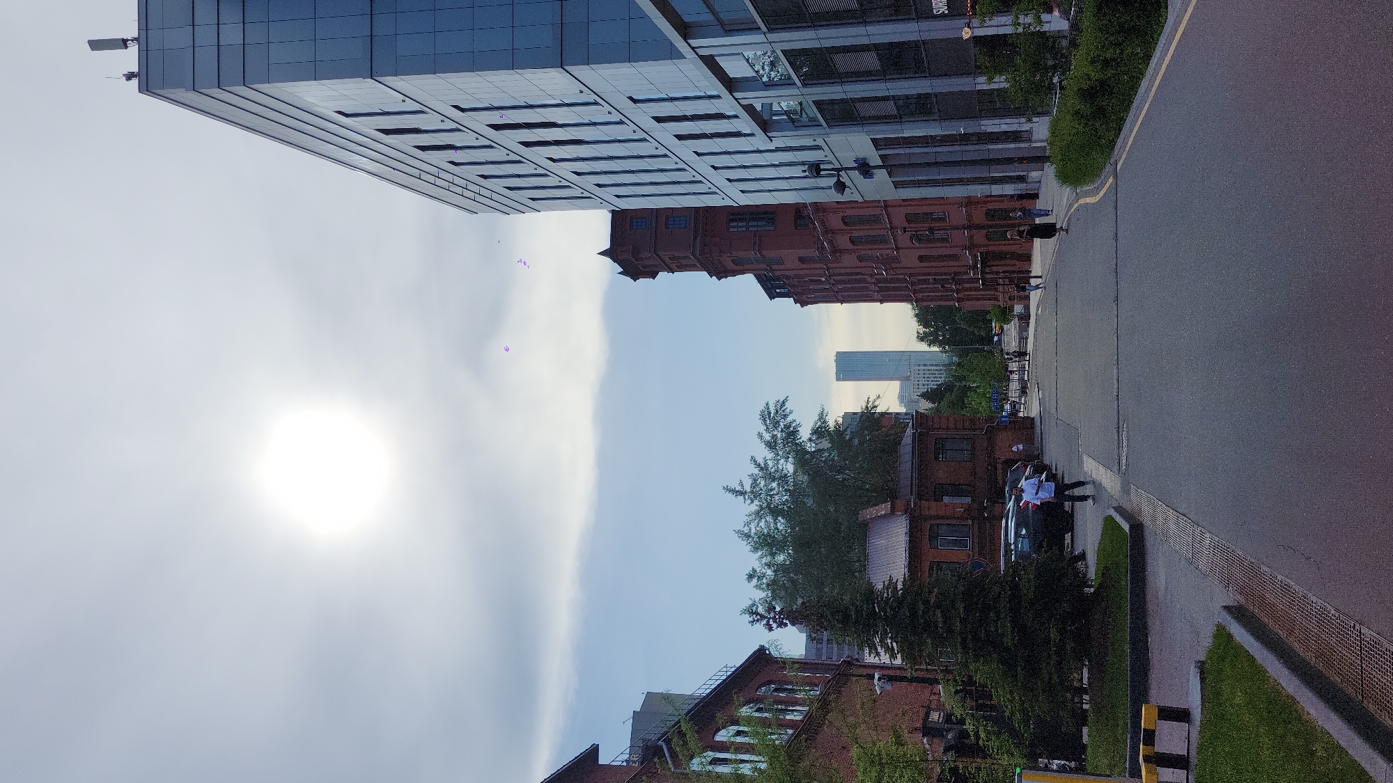 Moscow street scenes captured in afternoon sunlight