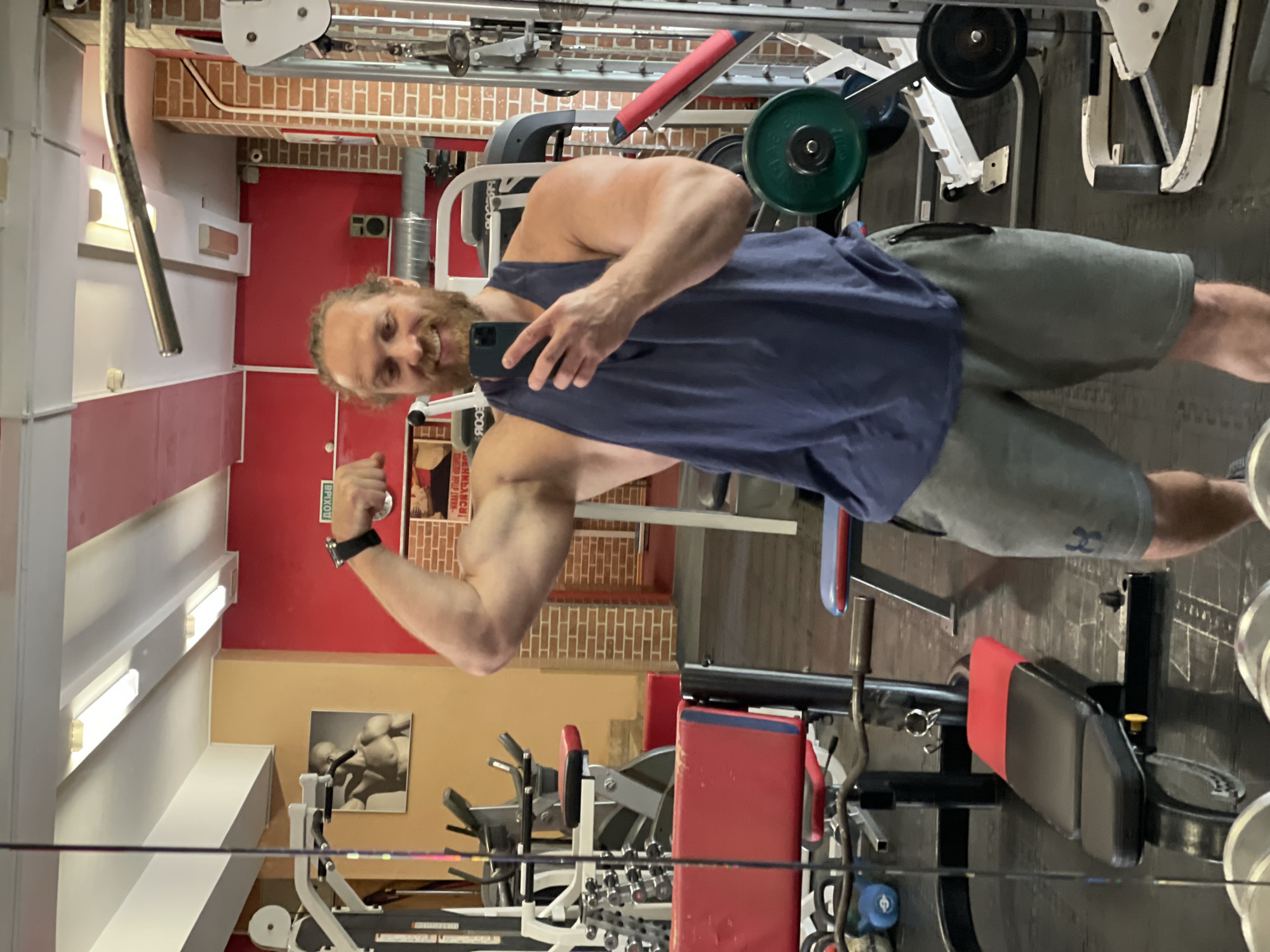 Gym session selfies at a Saint Petersburg fitness facility