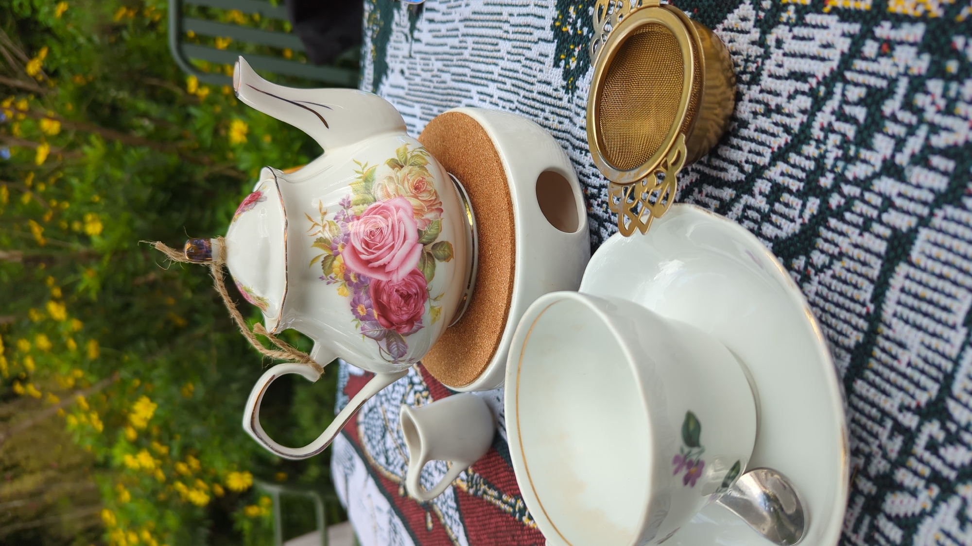 Cozy café afternoon in Đà Lạt, tea and desserts included