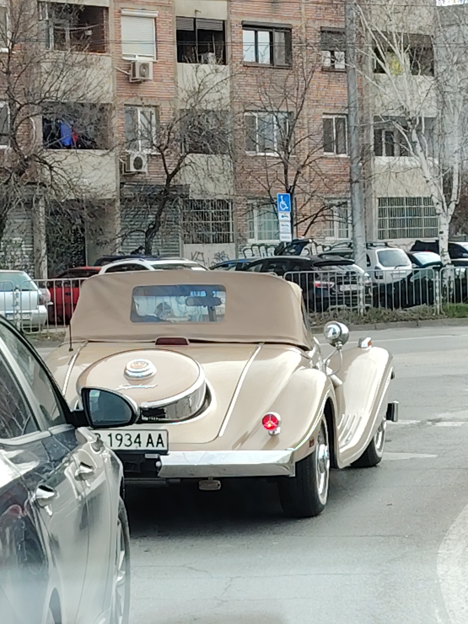 Vintage 1934 car spotted among modern vehicles in Sofia