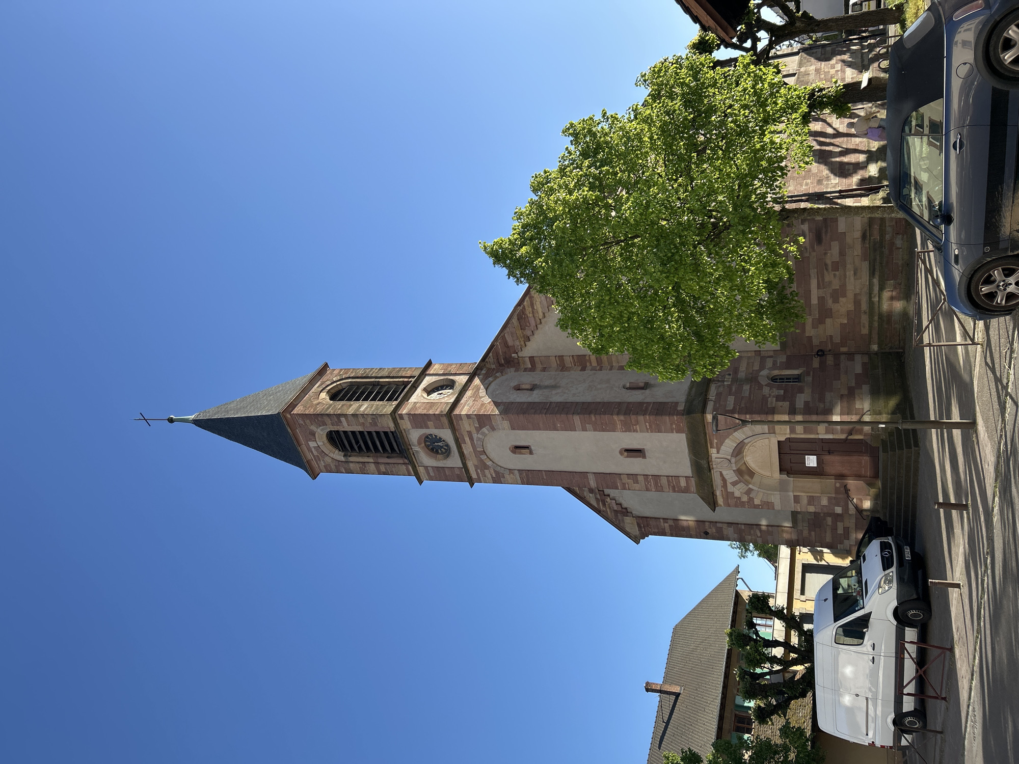 Sunny afternoon walk documented through residential Strasbourg streets