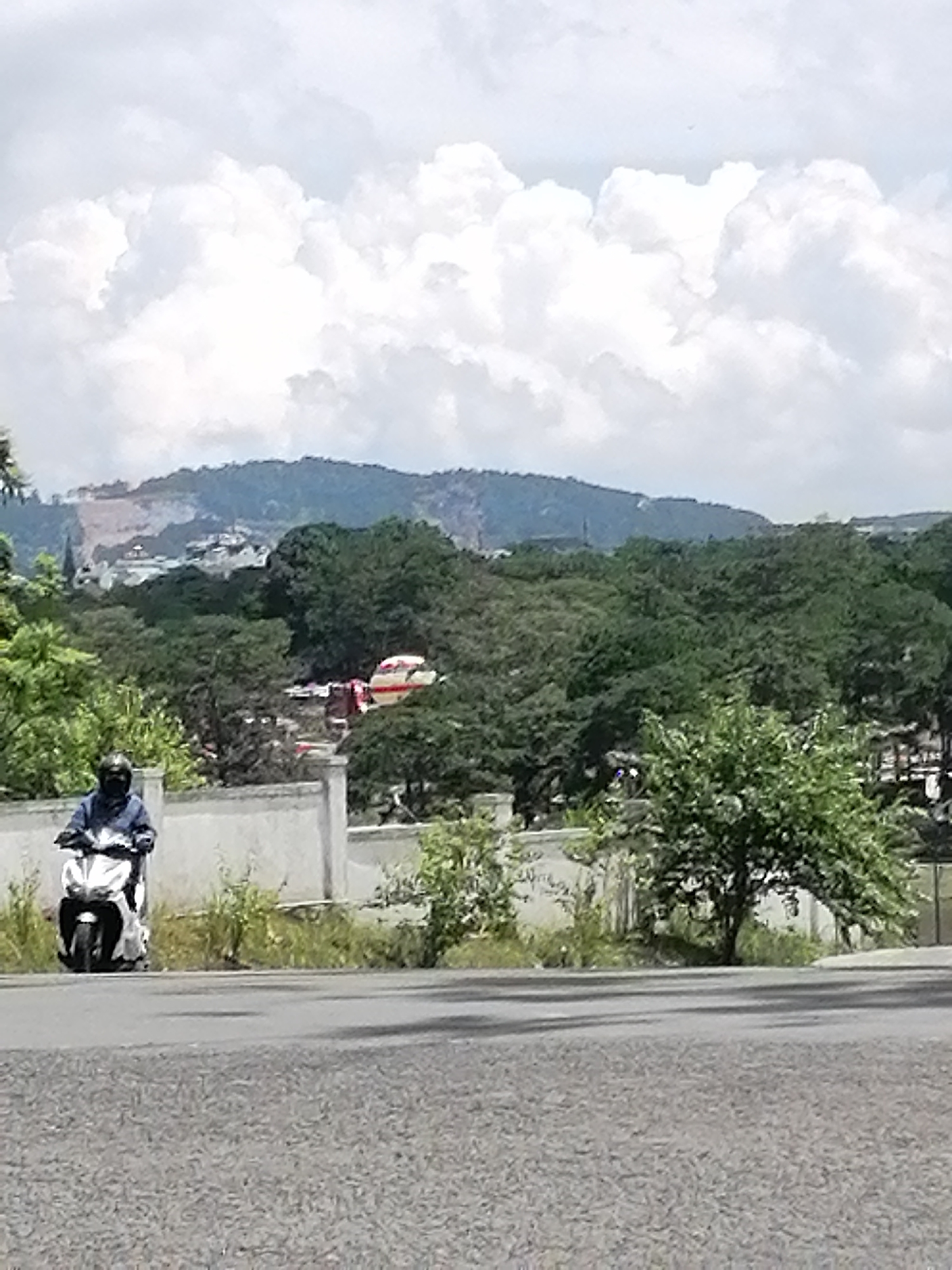 Morning around Da Lat's streets, gardens, and colonial architecture