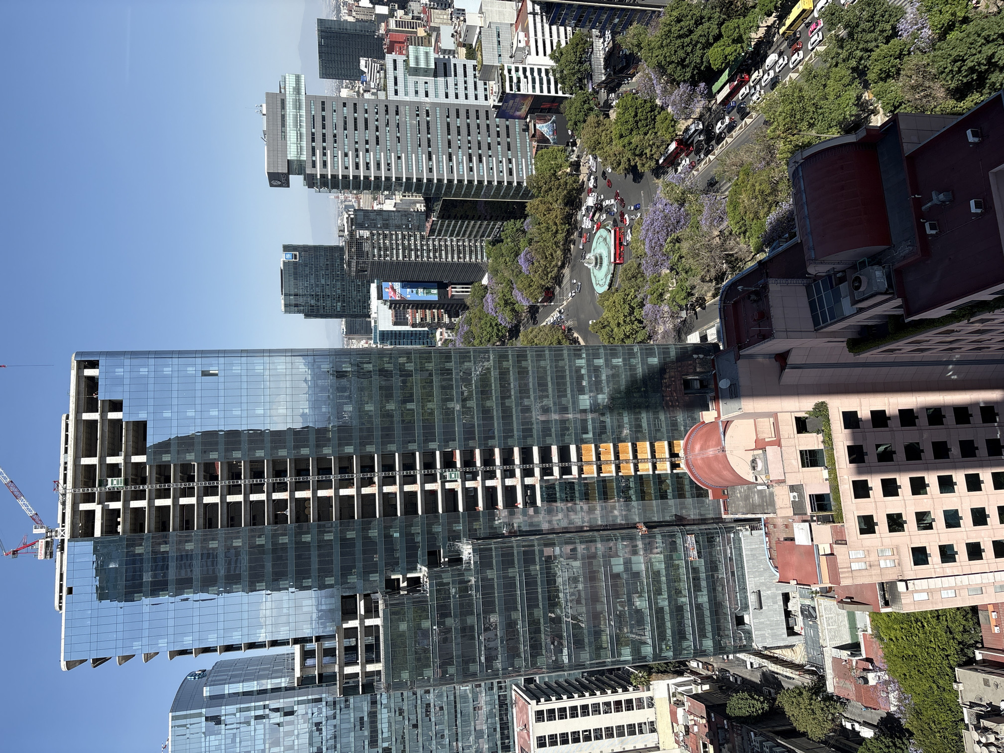 Tourist captures multiple views of Mexico City's Paseo de la Reforma