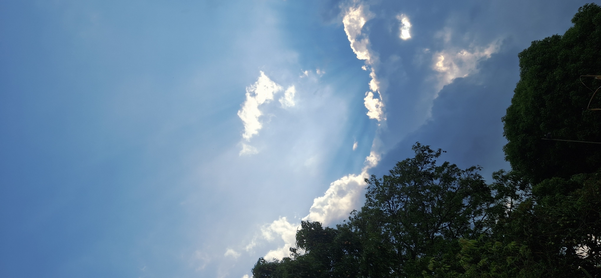 Dramatic sky formations observed over Vallecito, Venezuela evening hours