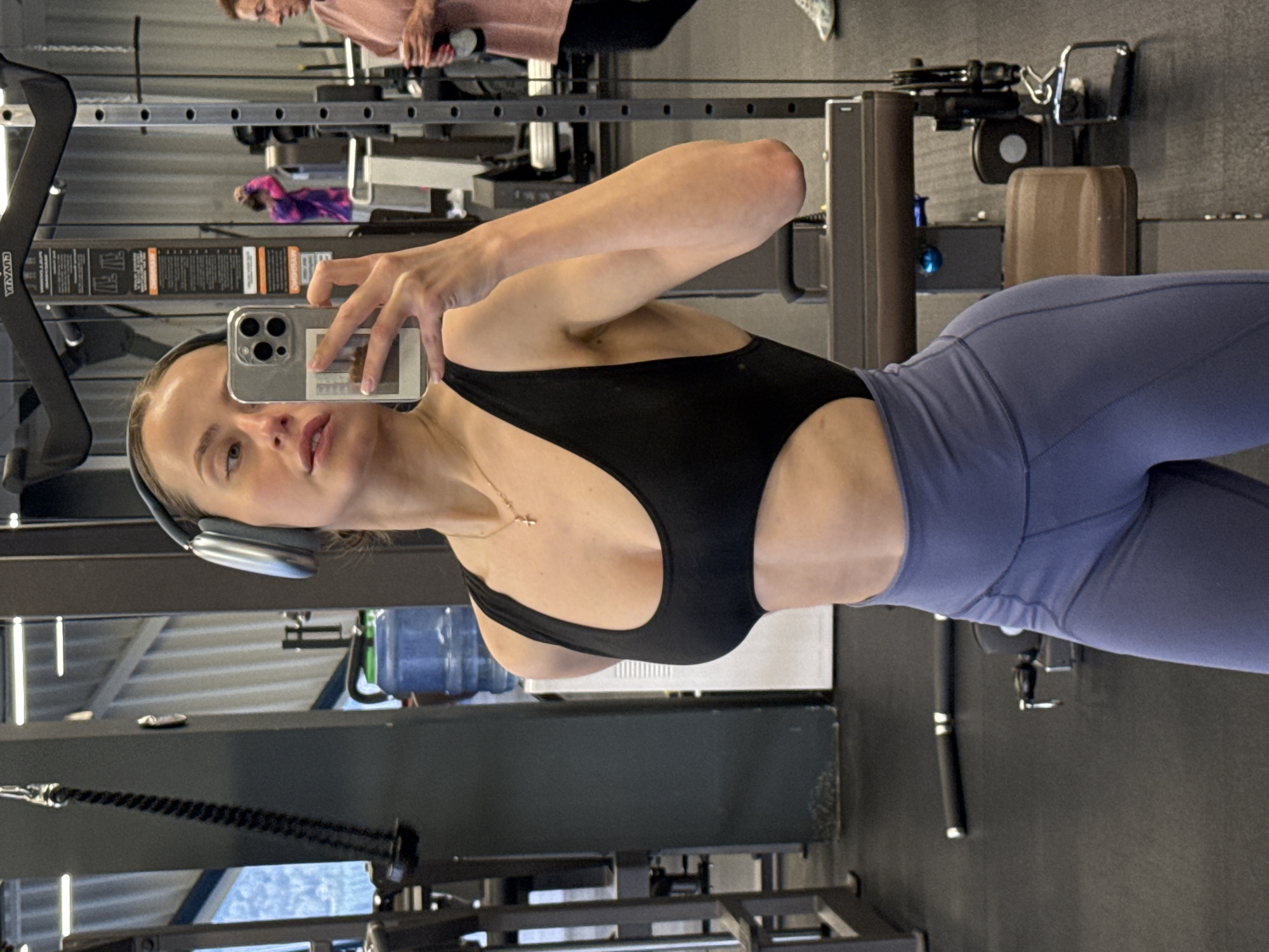 Woman Takes Gym Selfie in Krasnoyarsk