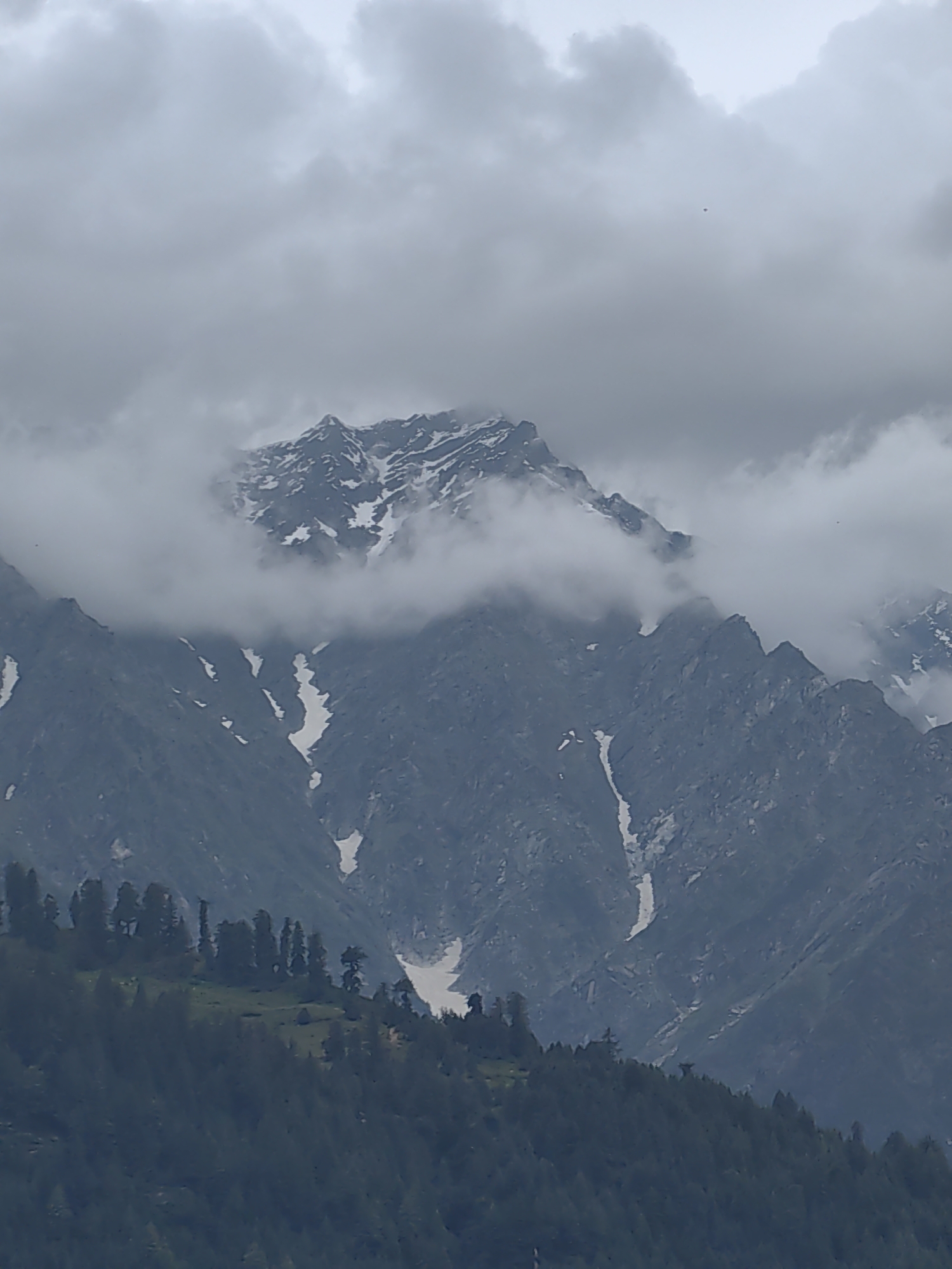 Vashisht morning: stormy Himalayan skies and village interiors