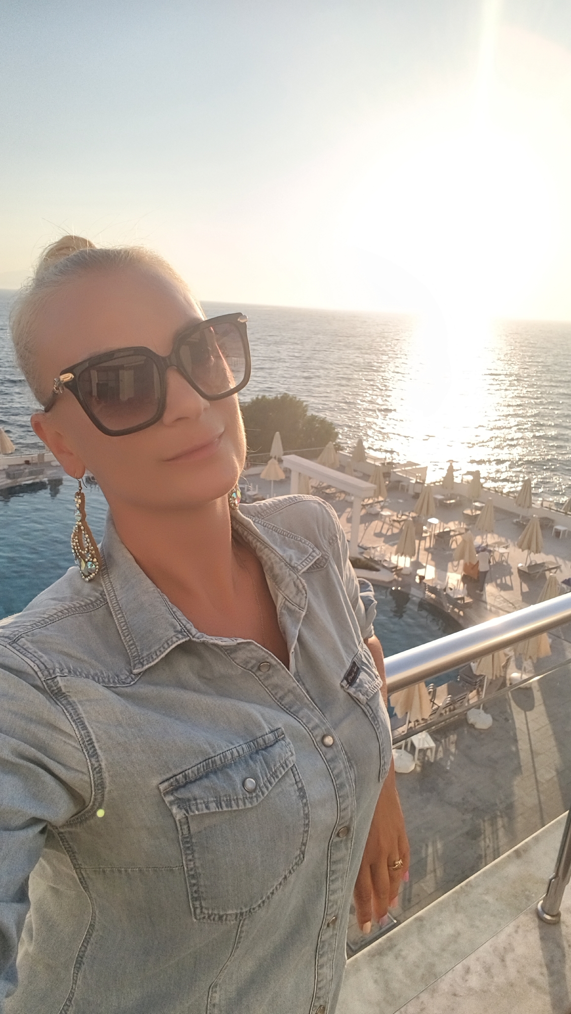 Poolside afternoon fades into sunset at Kuşadası resort