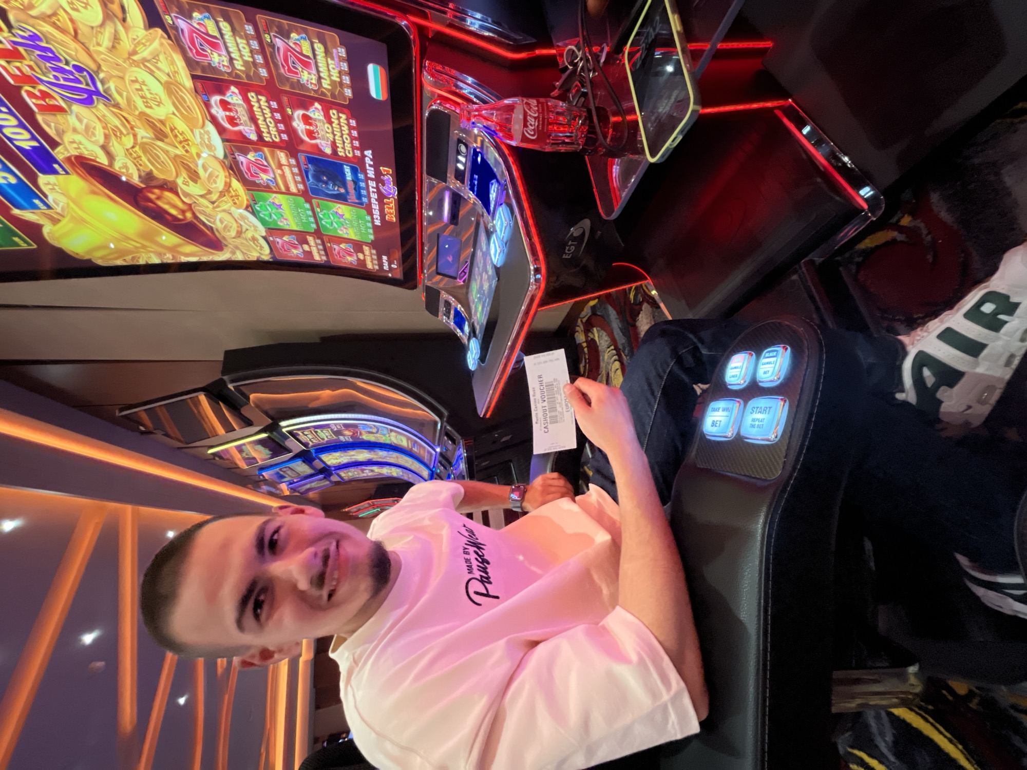 Casino patron wins at slot machine in Ruse