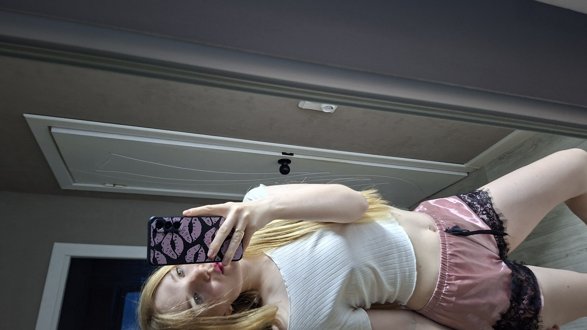 Lazy afternoon at home in Chaikovsky — selfies, a cat, beer, and gaming