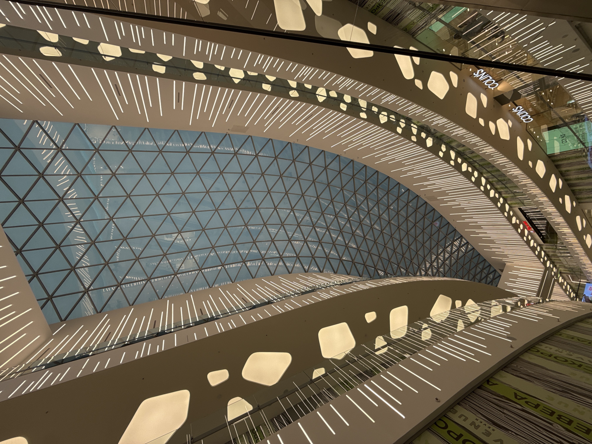 Moscow shopper documents mall-to-metro journey in eight minutes