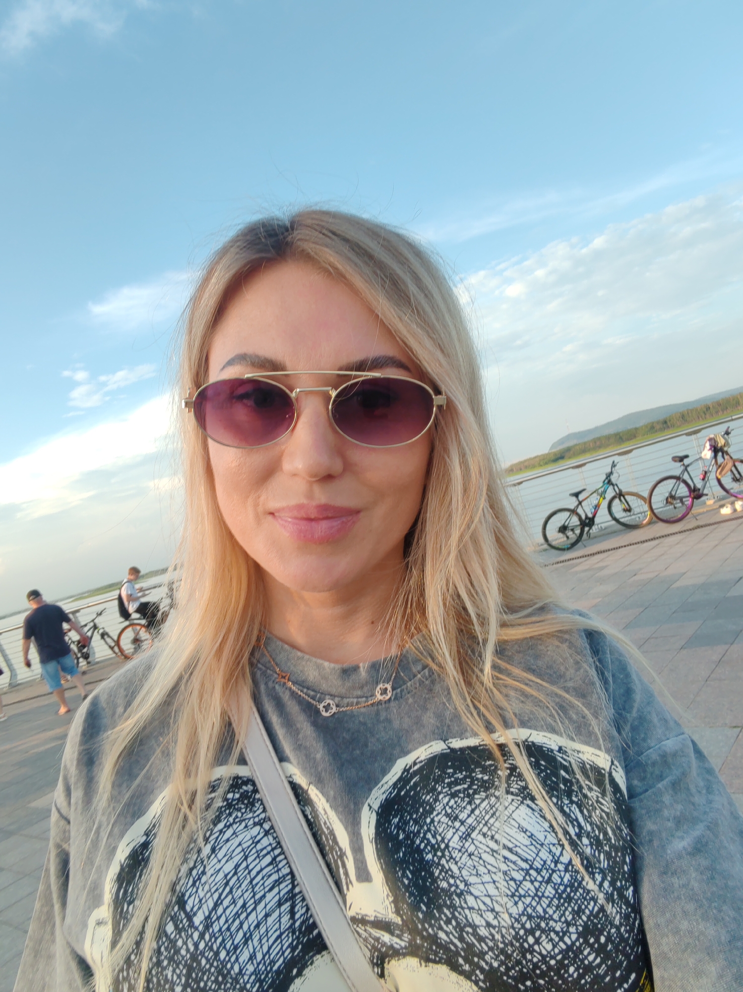 Summer afternoon on the Komsomolsk-on-Amur waterfront promenade