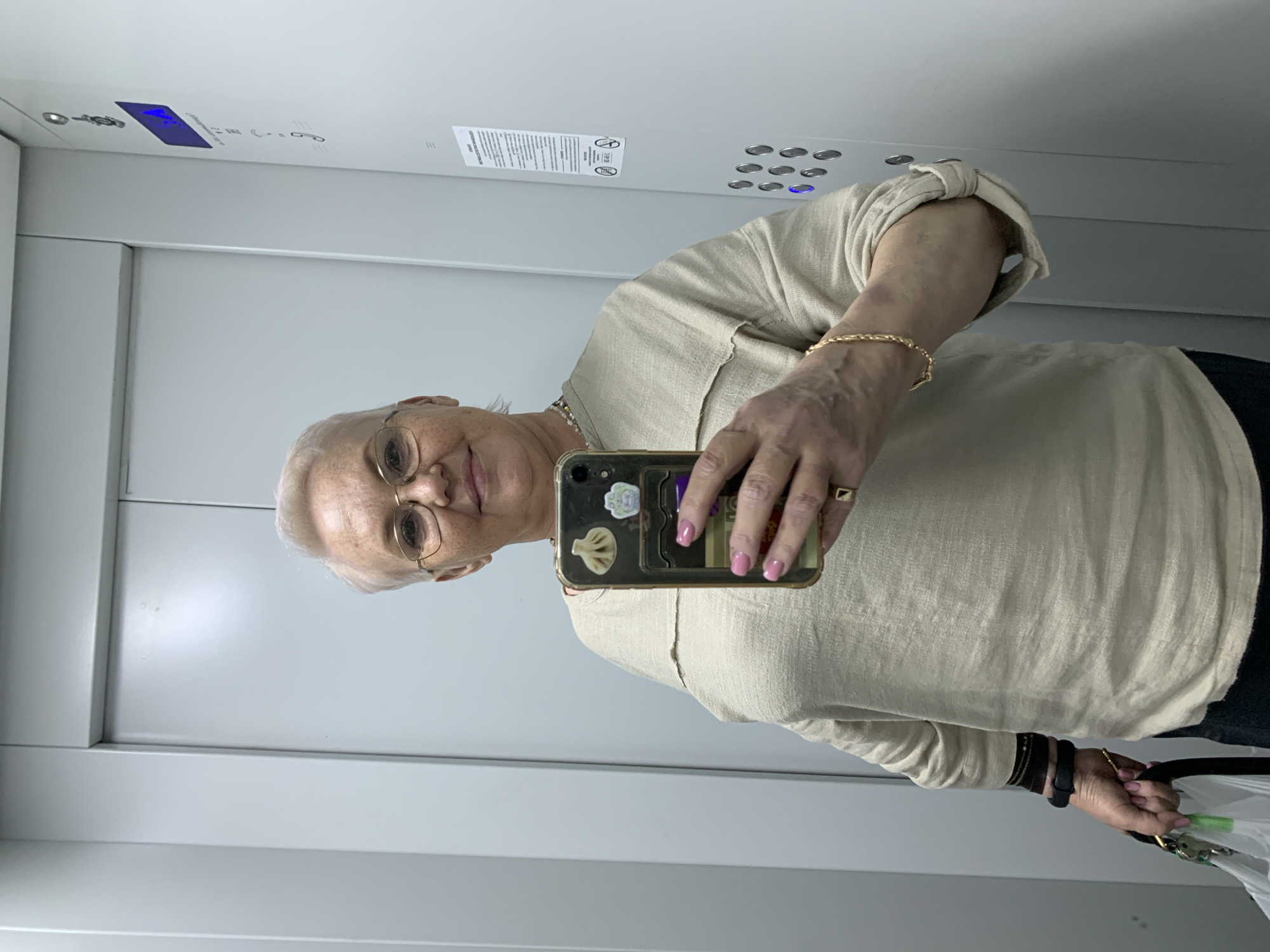 Ordinary life moments documented across Chaikovsky, Russia Thursday afternoon