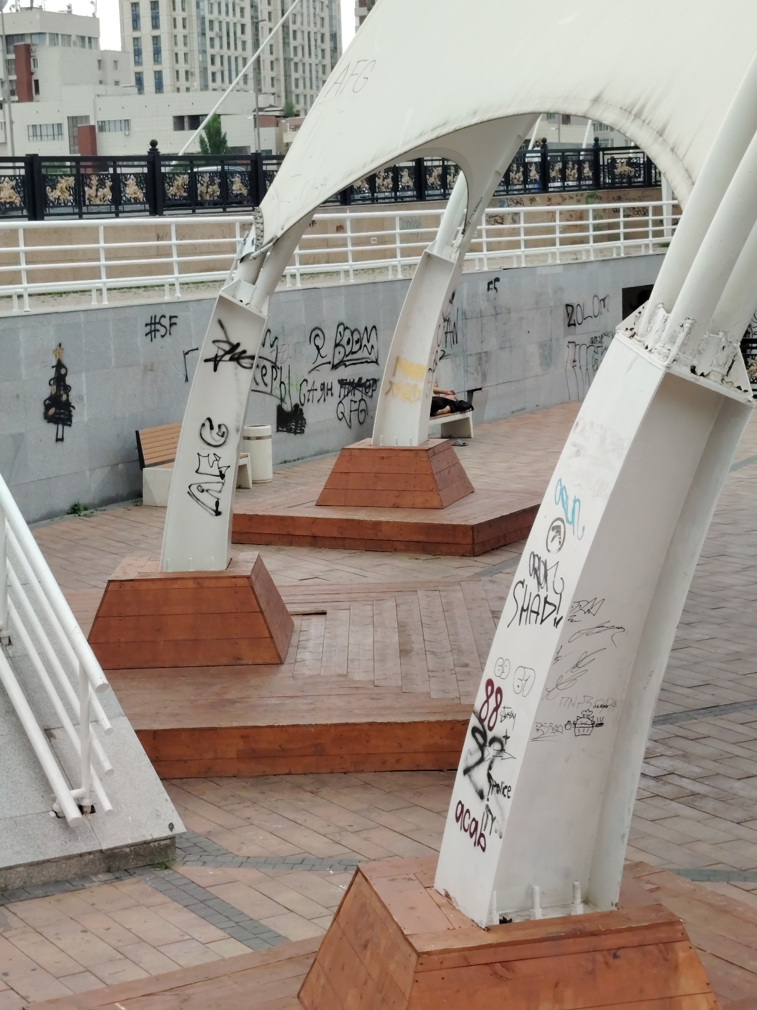 Astana riverfront: architecture, water views, and urban birds