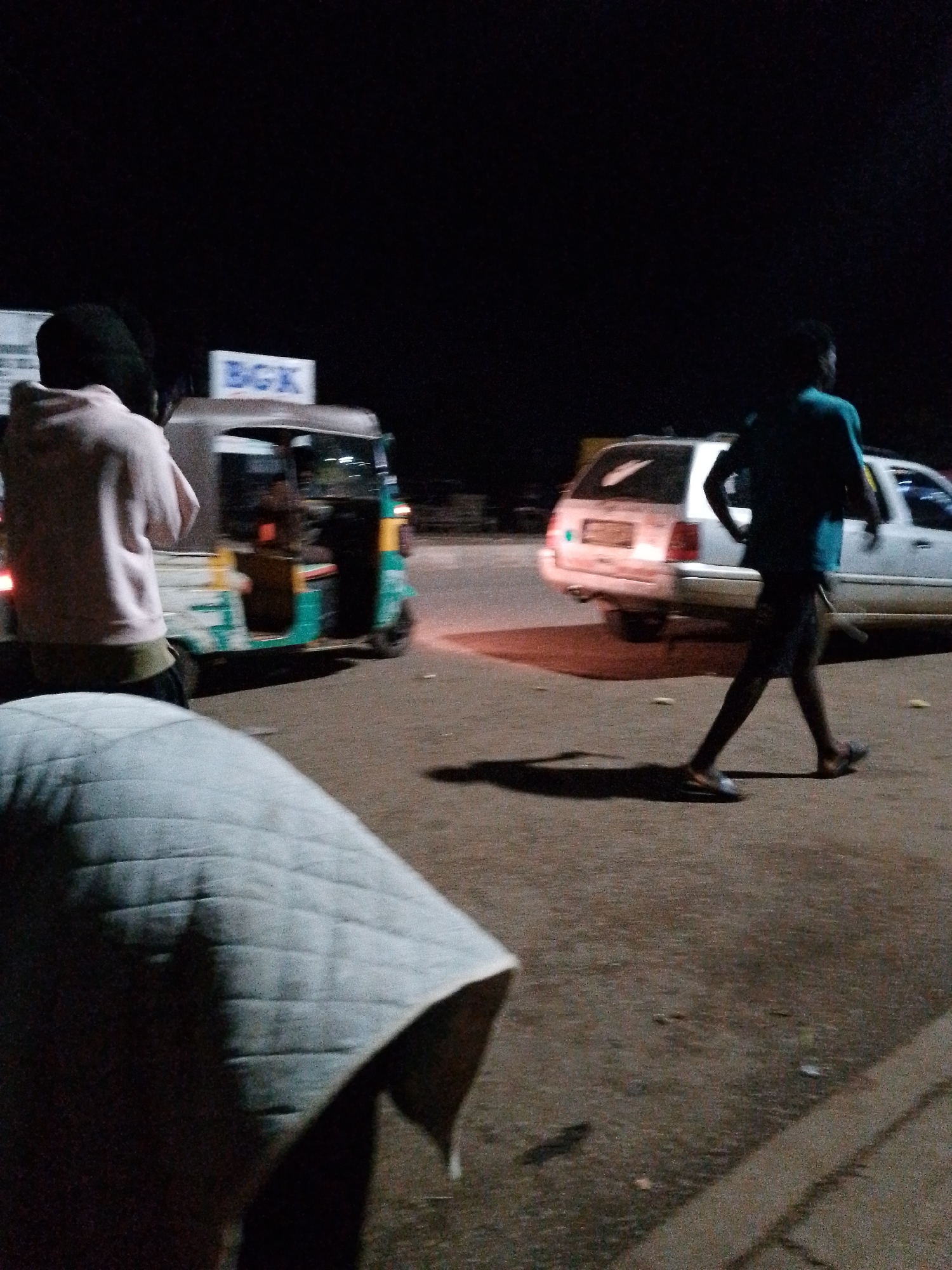 Bukuru streets alive with vendors and traffic on a June night
