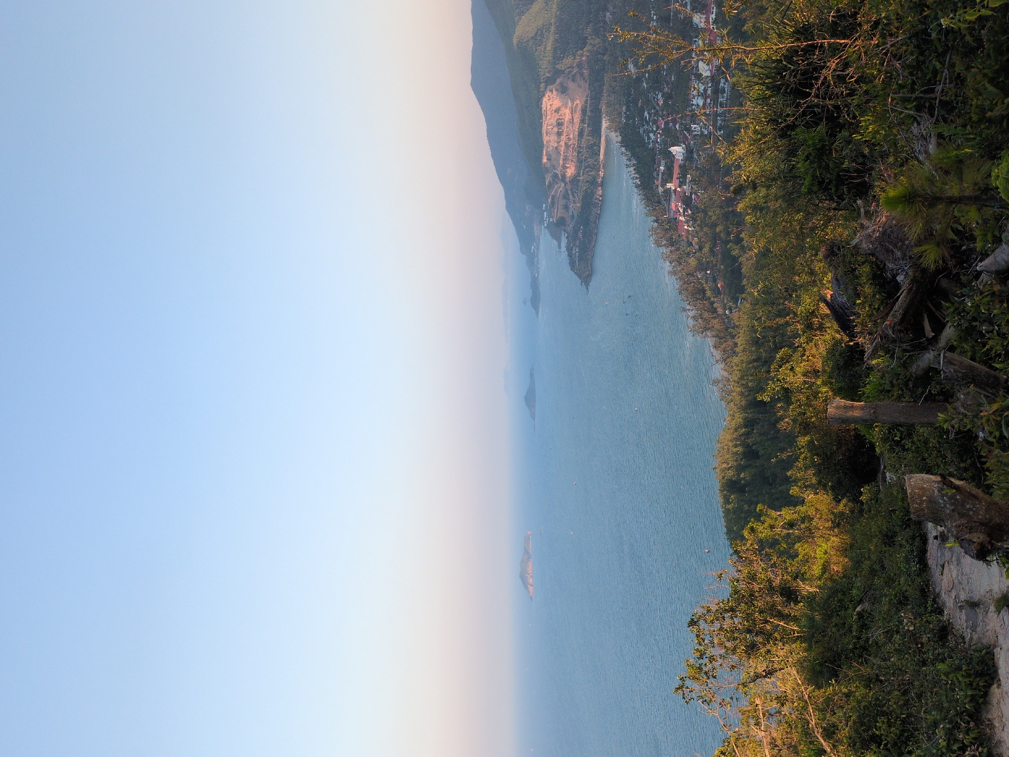 Morning sightseeing captures coastal views, monuments in Quy Nhon