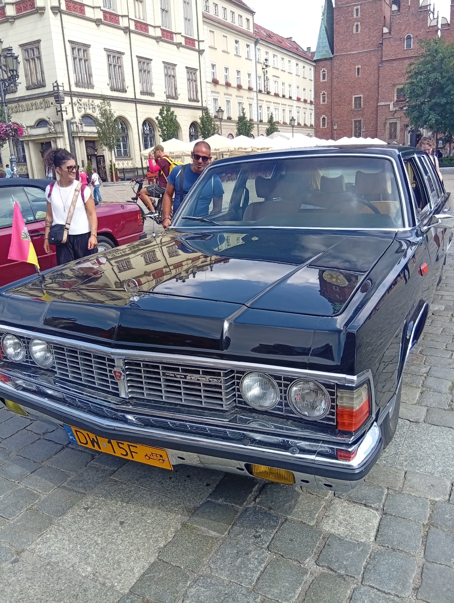 MOTOCLASSIC vintage car show fills Wrocław's Market Square cobblestones