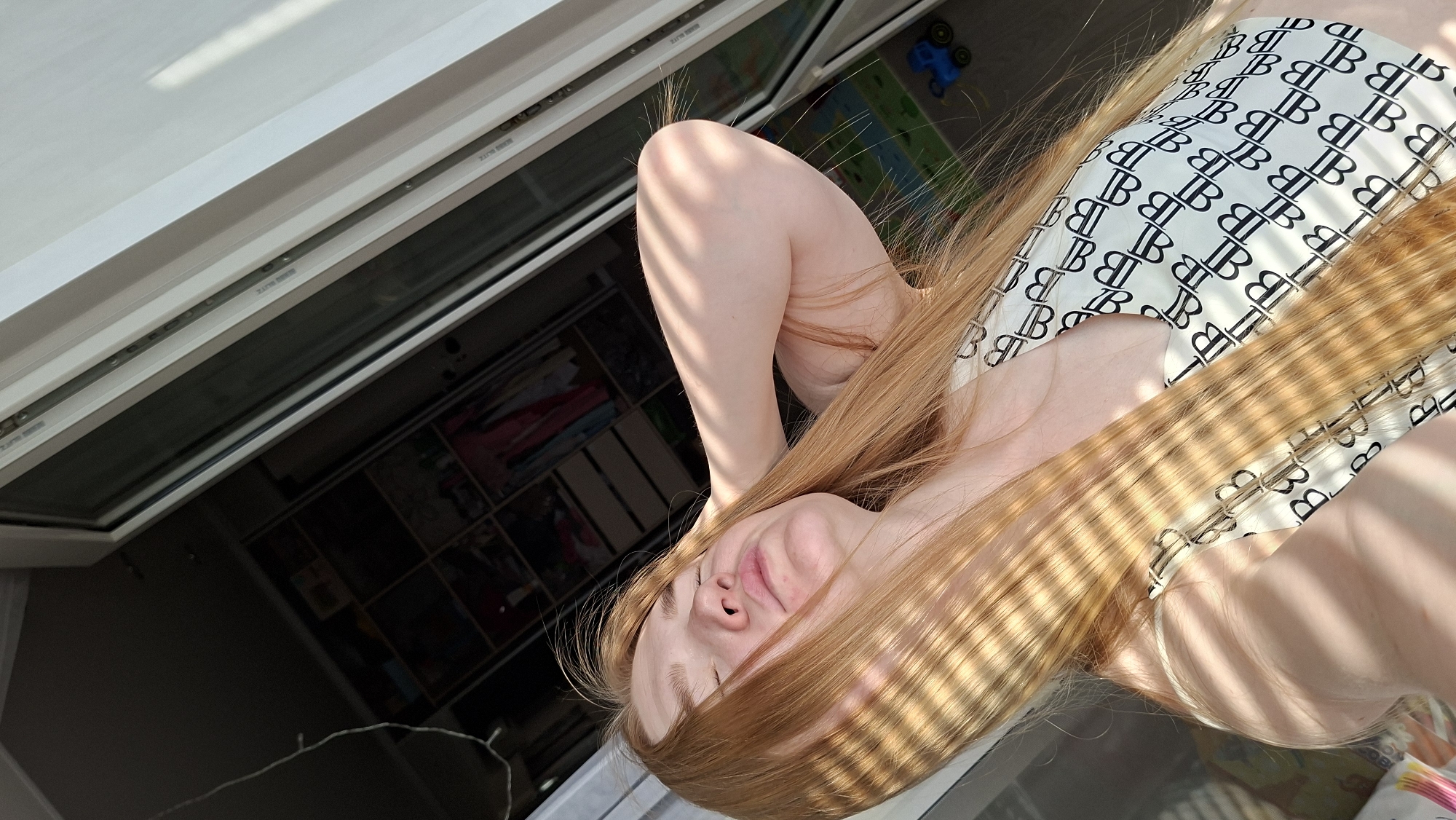 Woman documents early morning routine in Russian apartment
