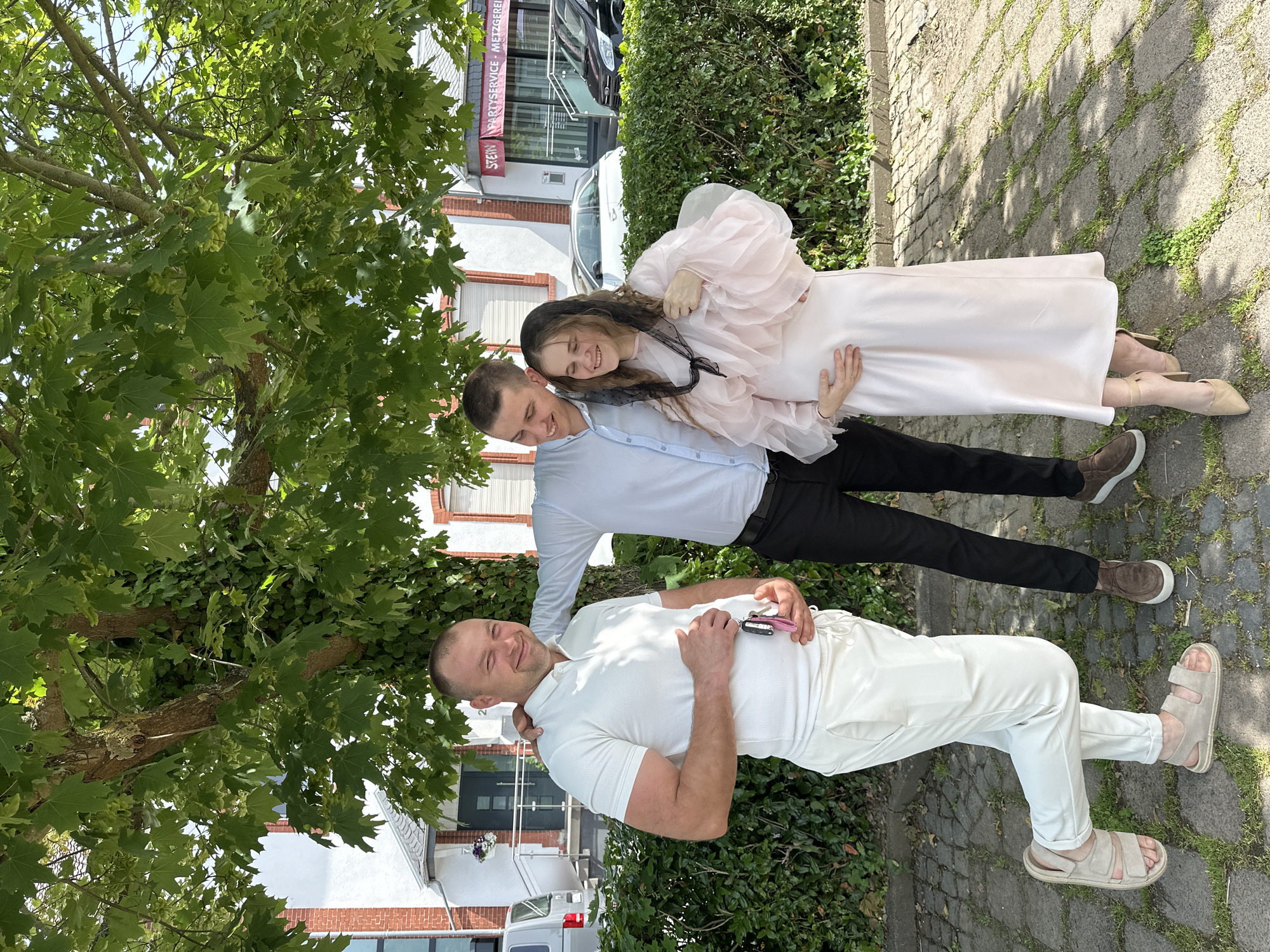 Family celebration and choir performance documented in Lich, Germany