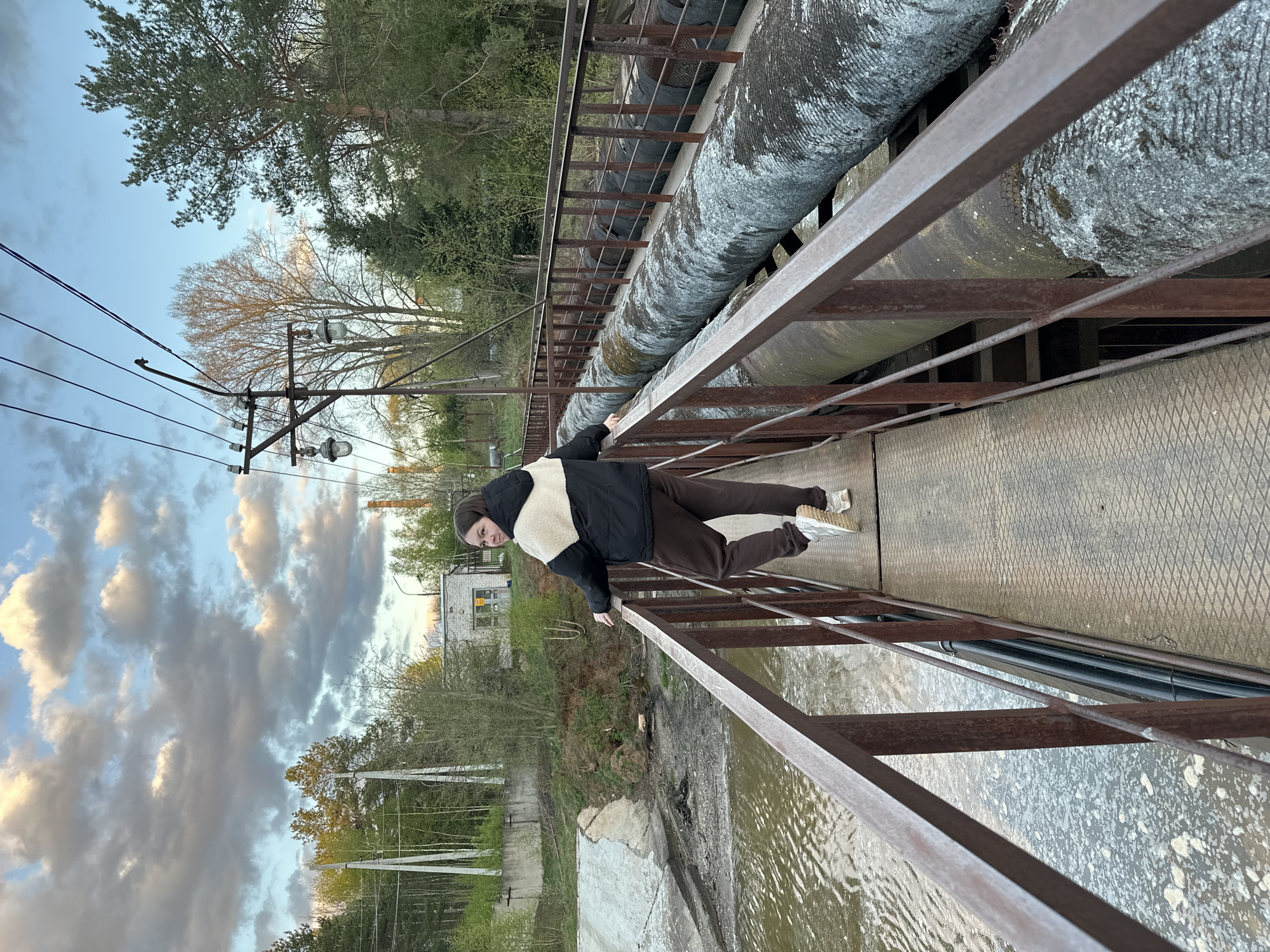 Bridge activity captured by witnesses in Chaikovsky, Russia
