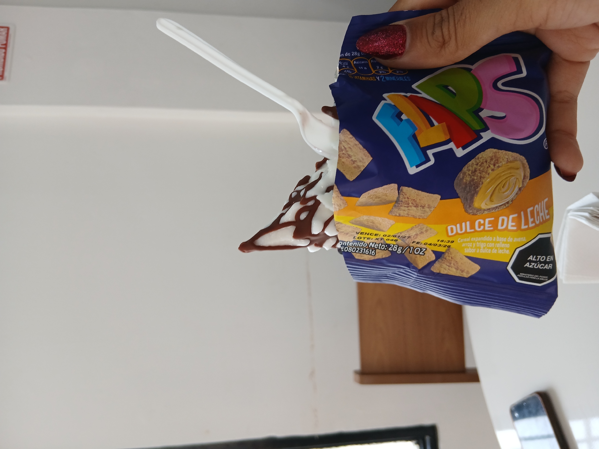 Friends share ice cream, snacks during social gathering in Venezuela