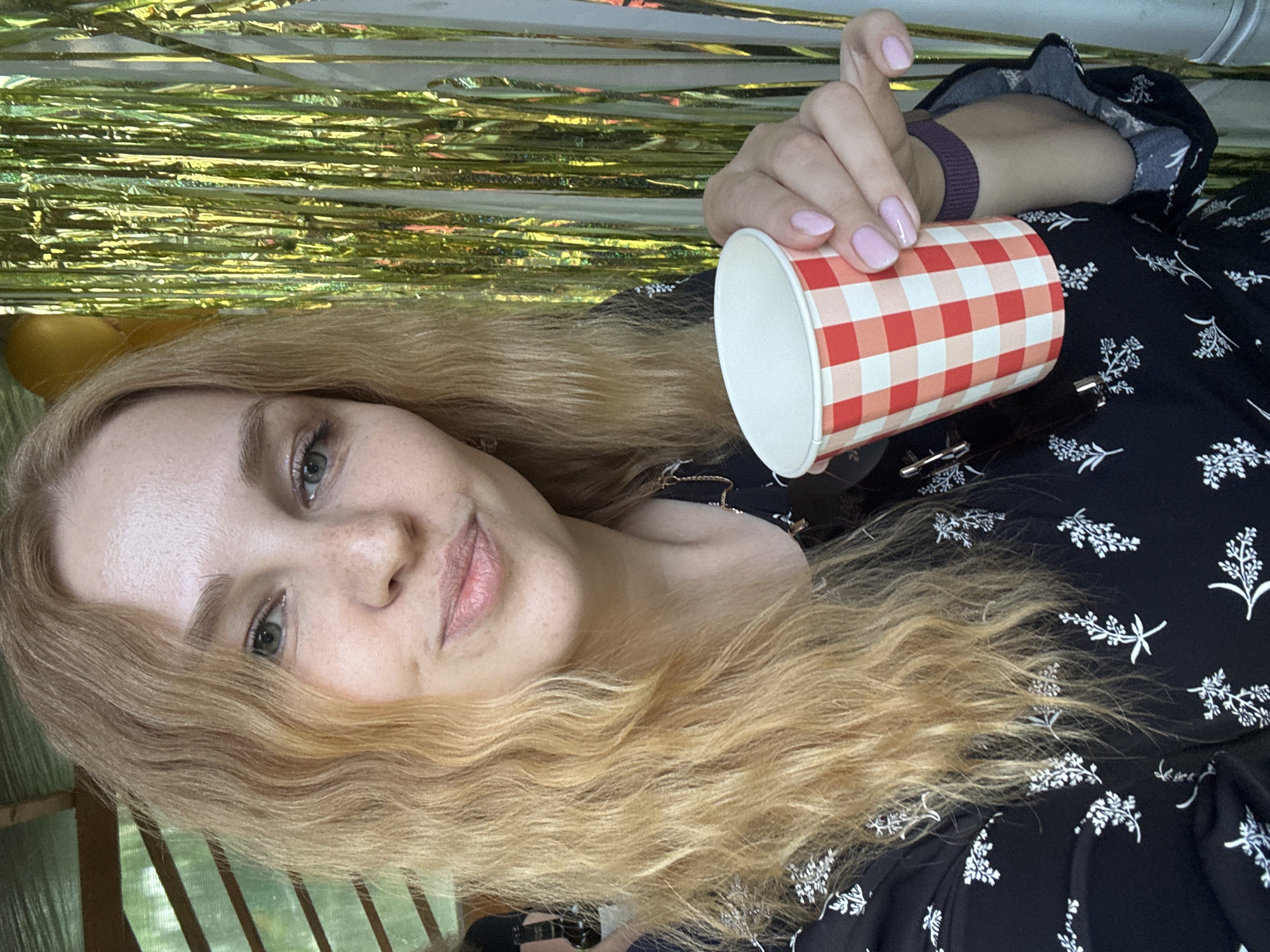 Afternoon photo session documented in Rozhdestveno village