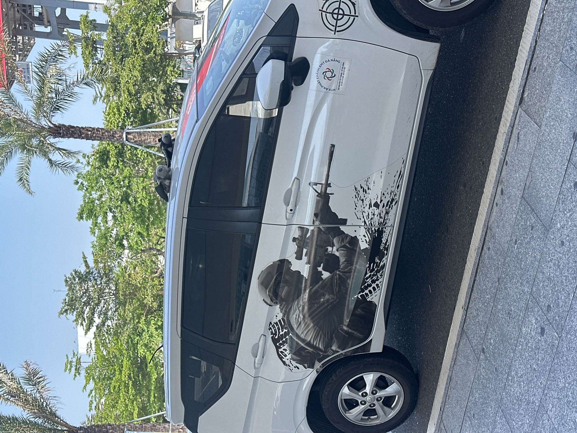 Van and airport scenes documented in Đà Nẵng