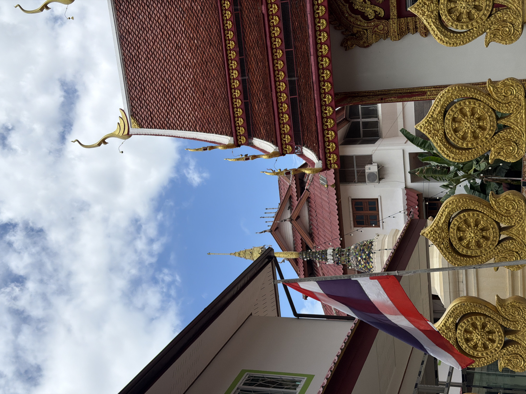 Temple details and street-level scenes in Chang Phueak