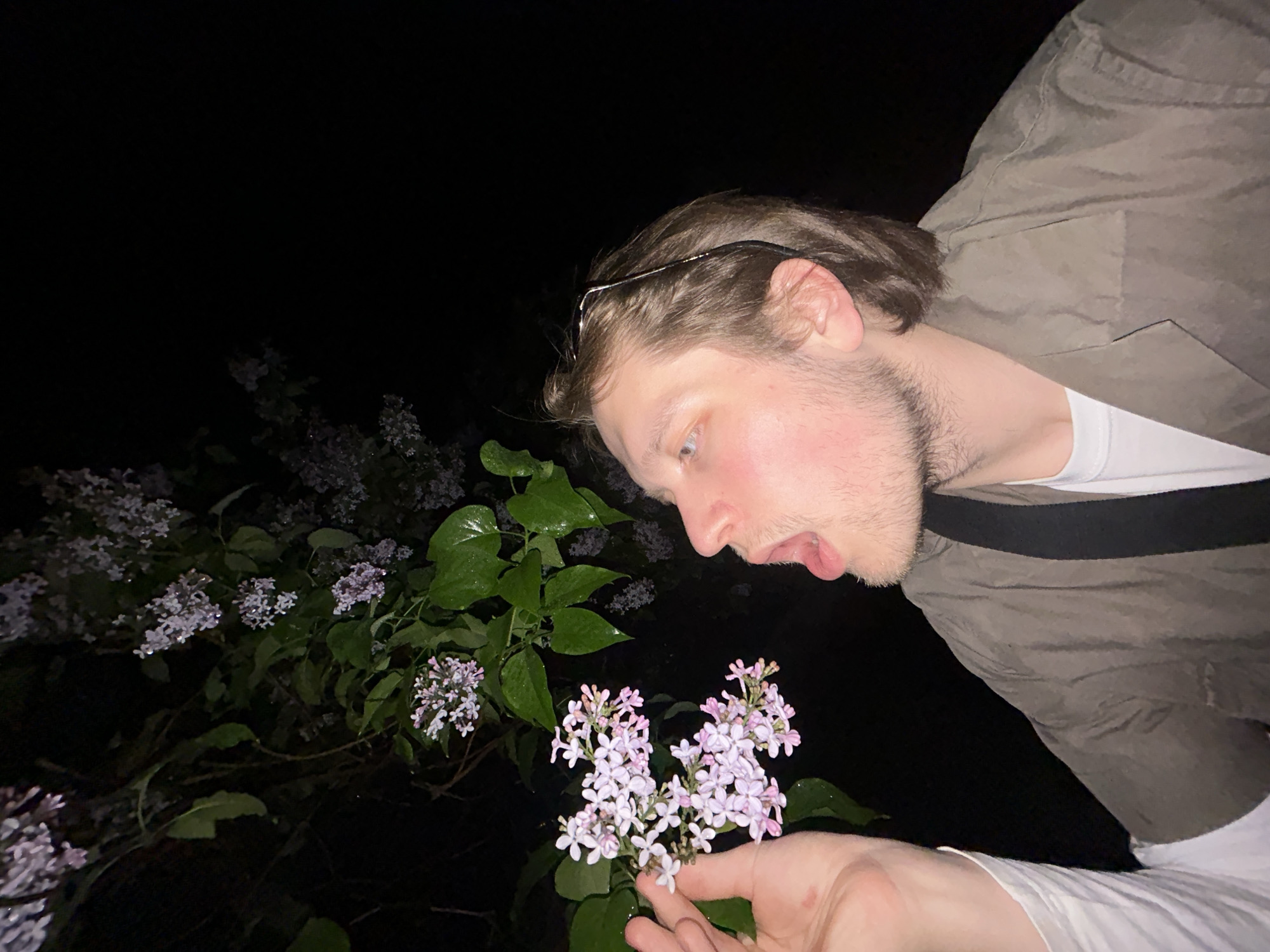 Fragmented evening memories captured across 34 minutes at single location