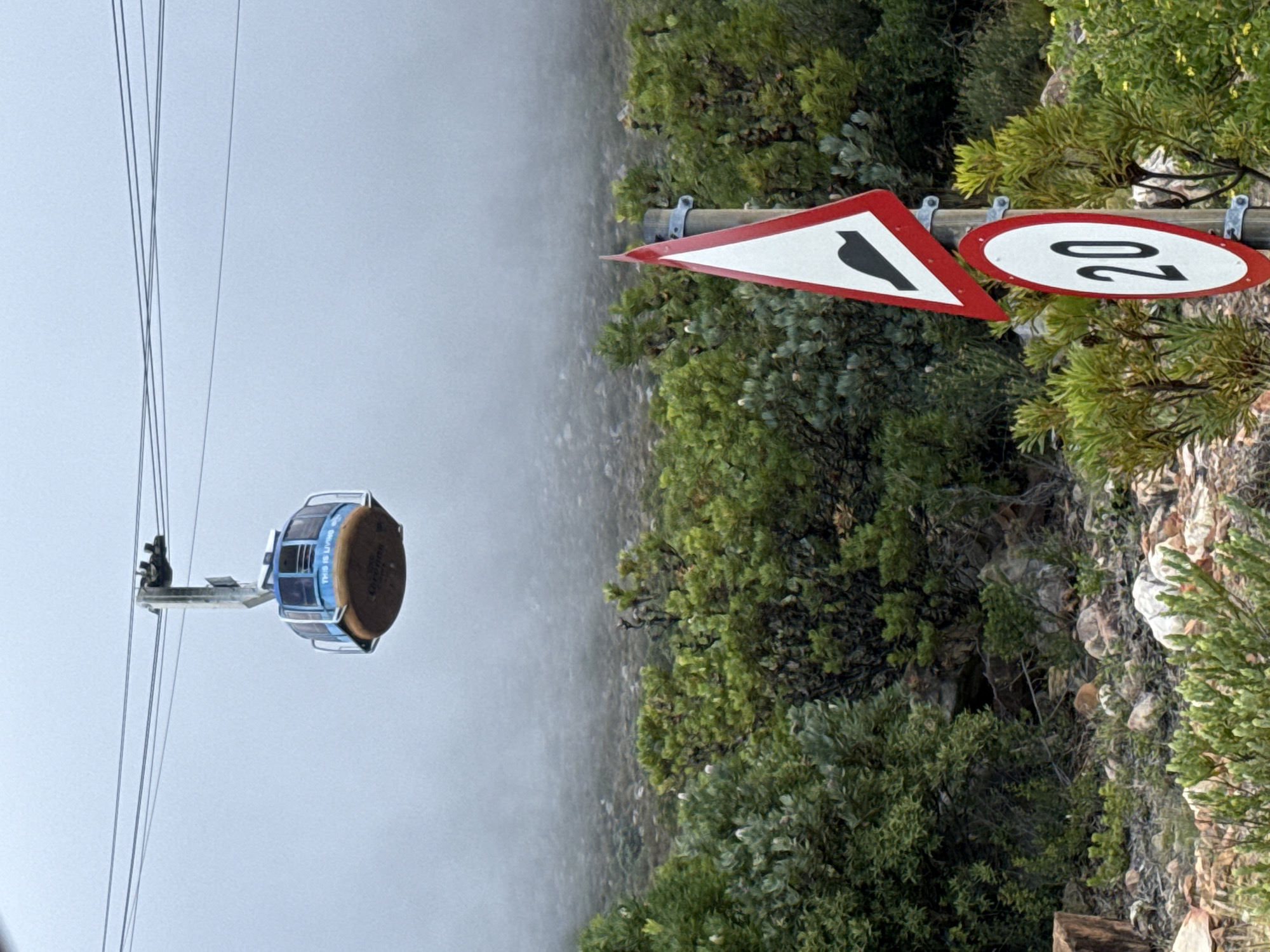 Table Mountain cable car operates through thick fog