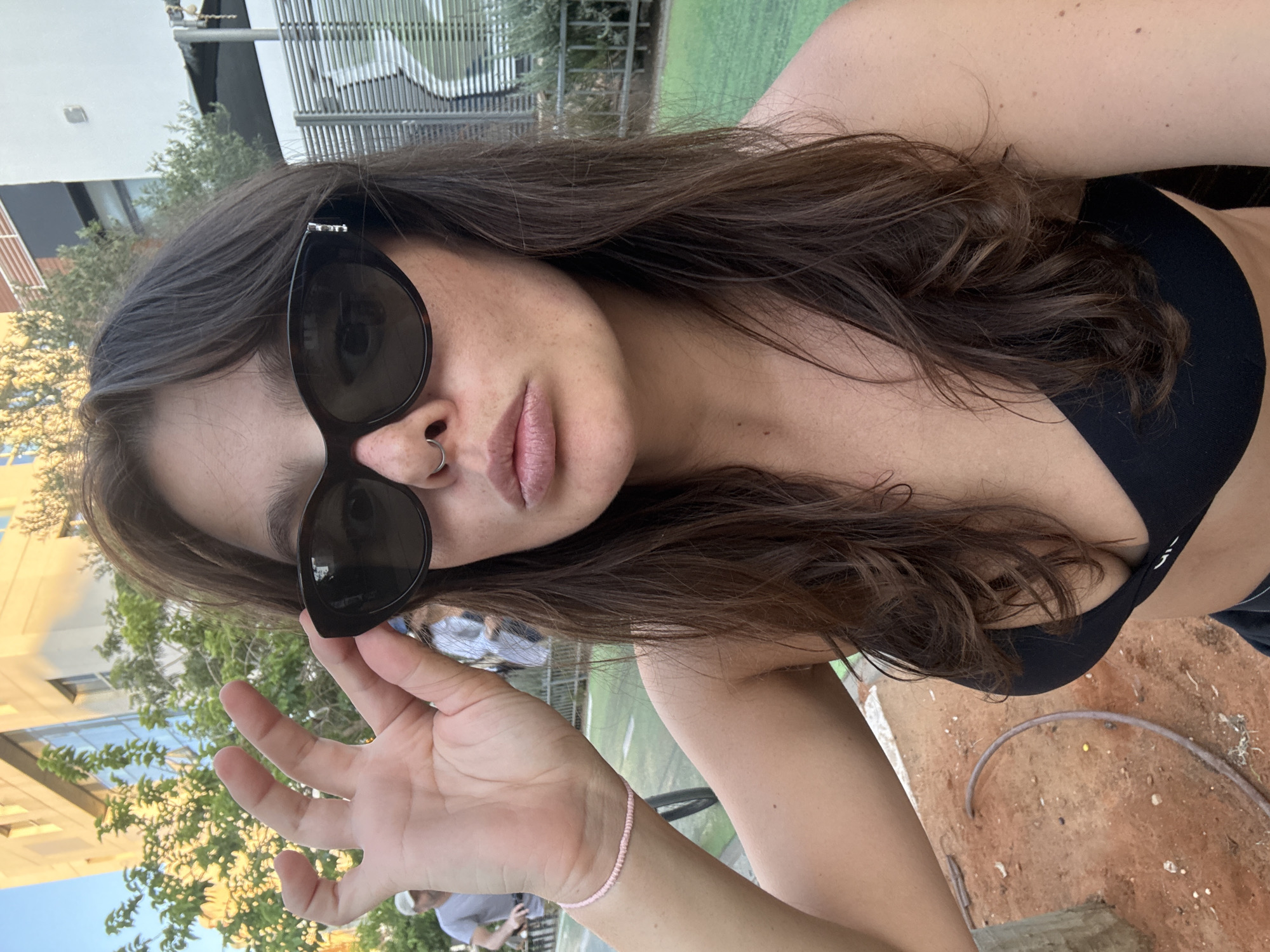 Afternoon selfies and street scenes in Tel Aviv
