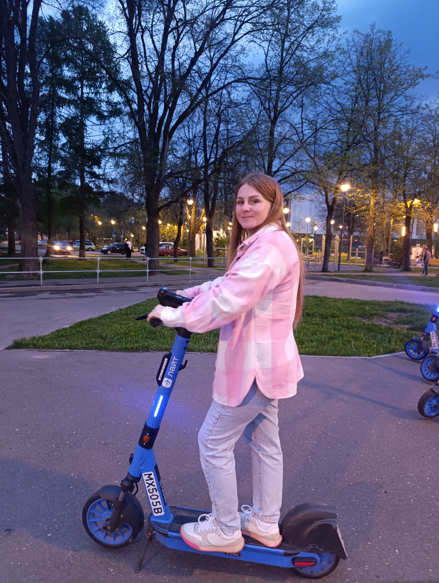 Spring afternoon moments: scooter rider, blooming daffodils, outdoor portraits