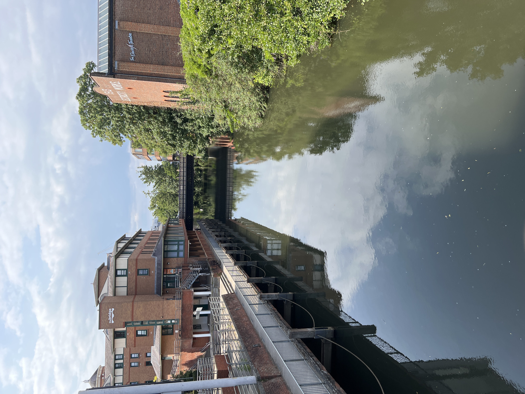 Afternoon wander through Guildford's town centre and riverside