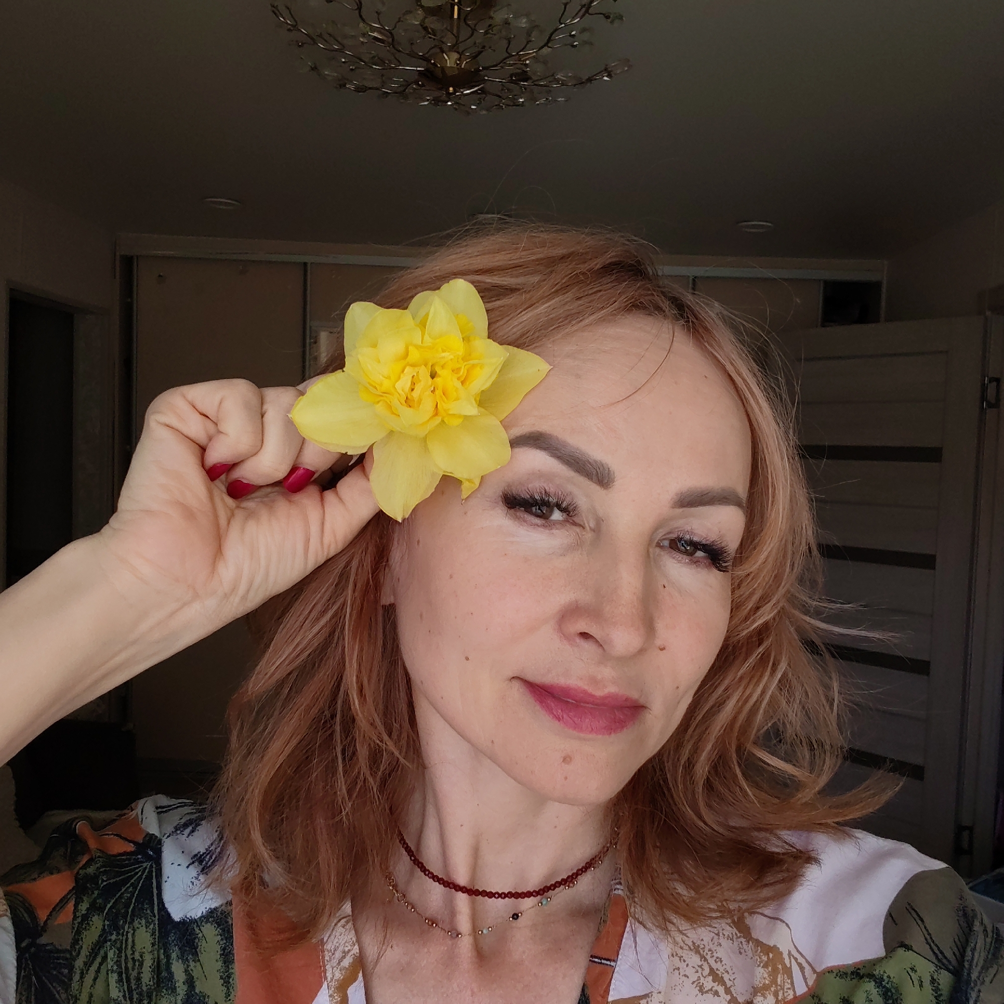 Spring photo session documented in Chaikovsky, Russia apartment