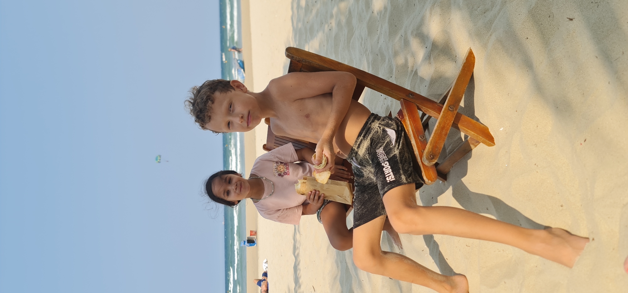 Children enjoy morning beach time in Đà Nẵng