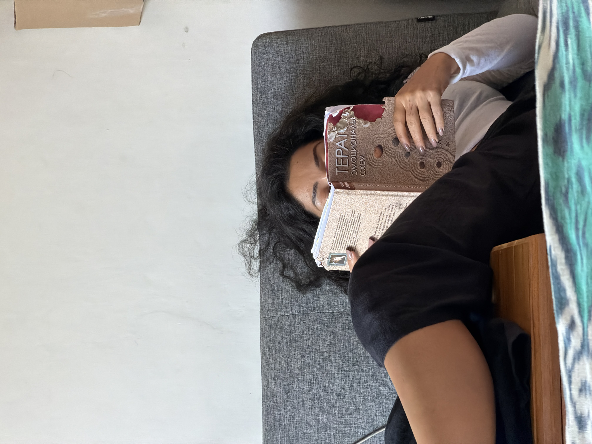 Quiet morning in: reading and mirror selfies in North Kuta
