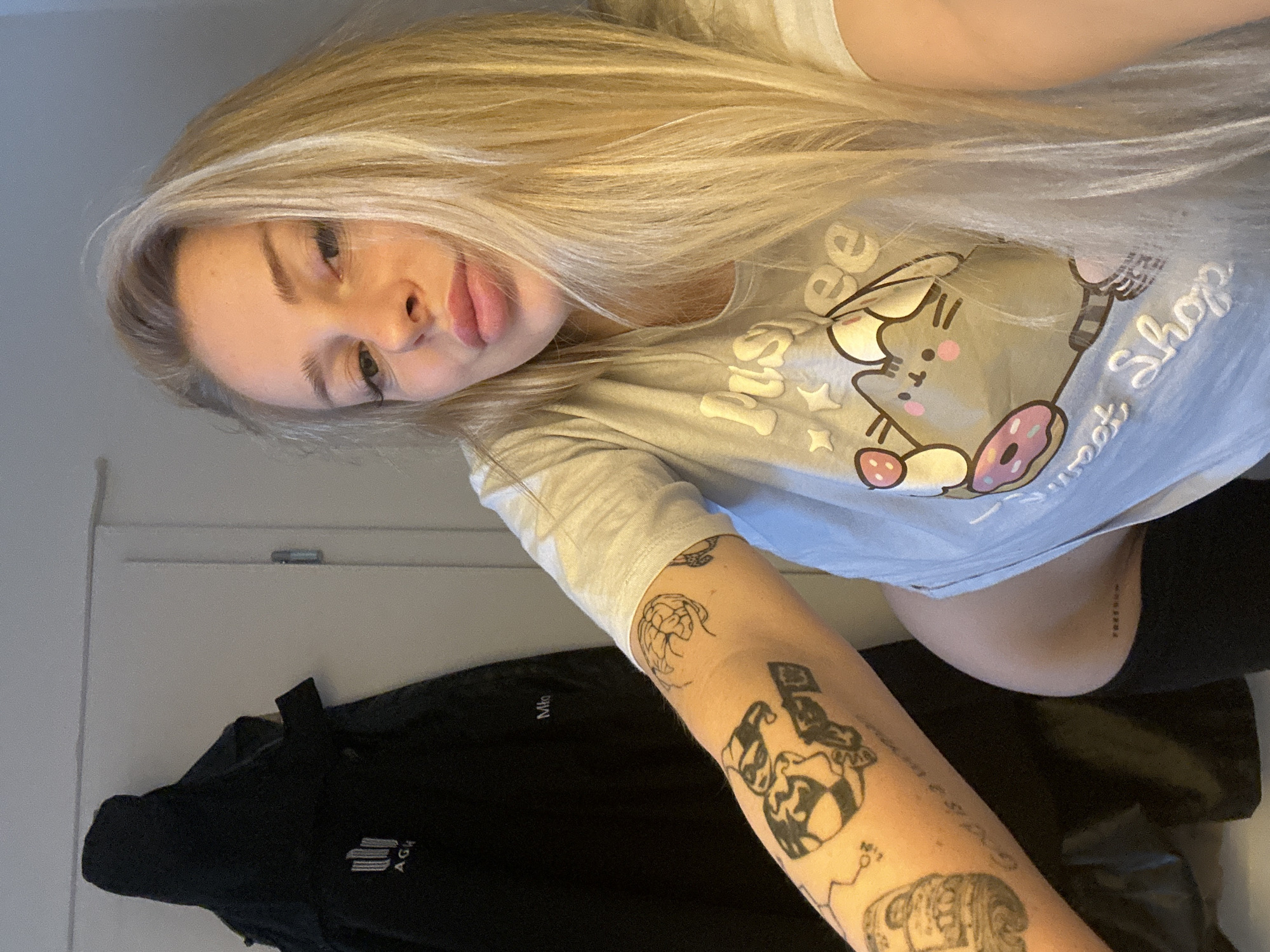 Blonde woman's private afternoon documented in Krakow apartment